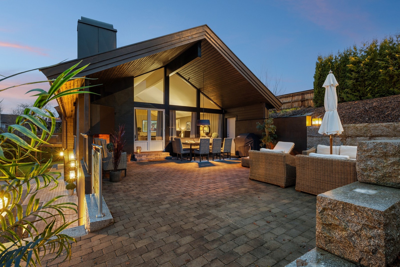 Her kan du nyte late sommerdager - godt med boltreplass. Galleribilde