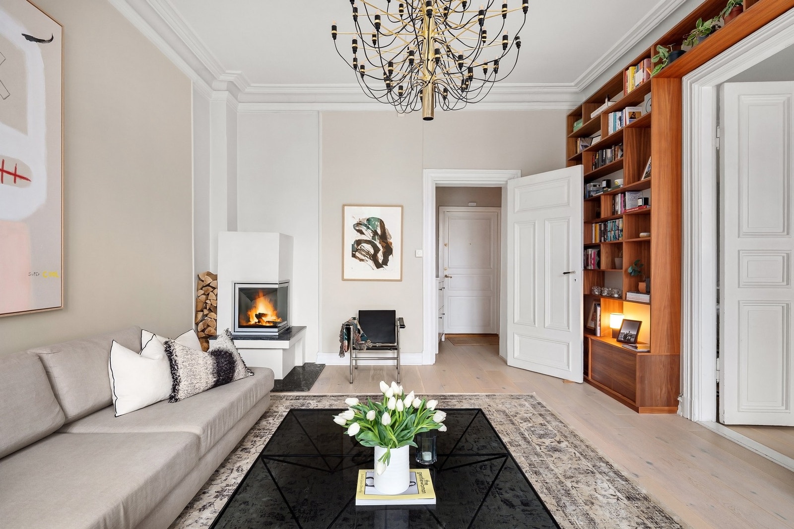 Plassbygget bokhylle fra 2024. Galleribilde