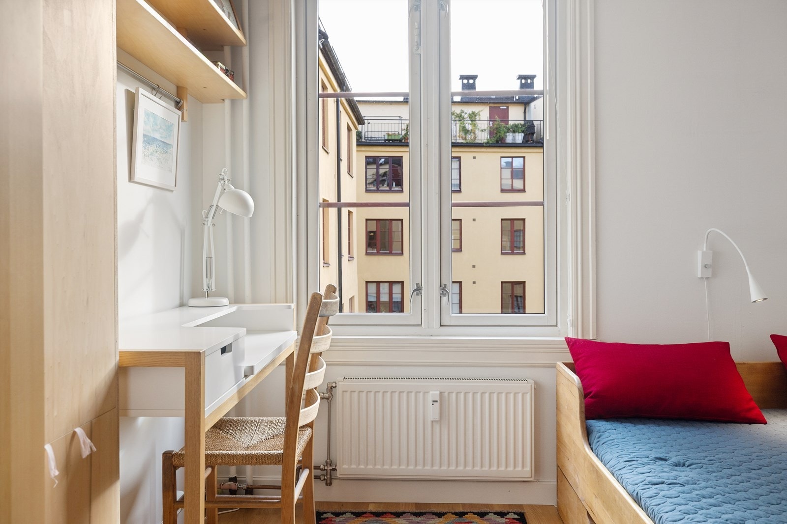 Soverommet vender mot bakgård. Galleribilde