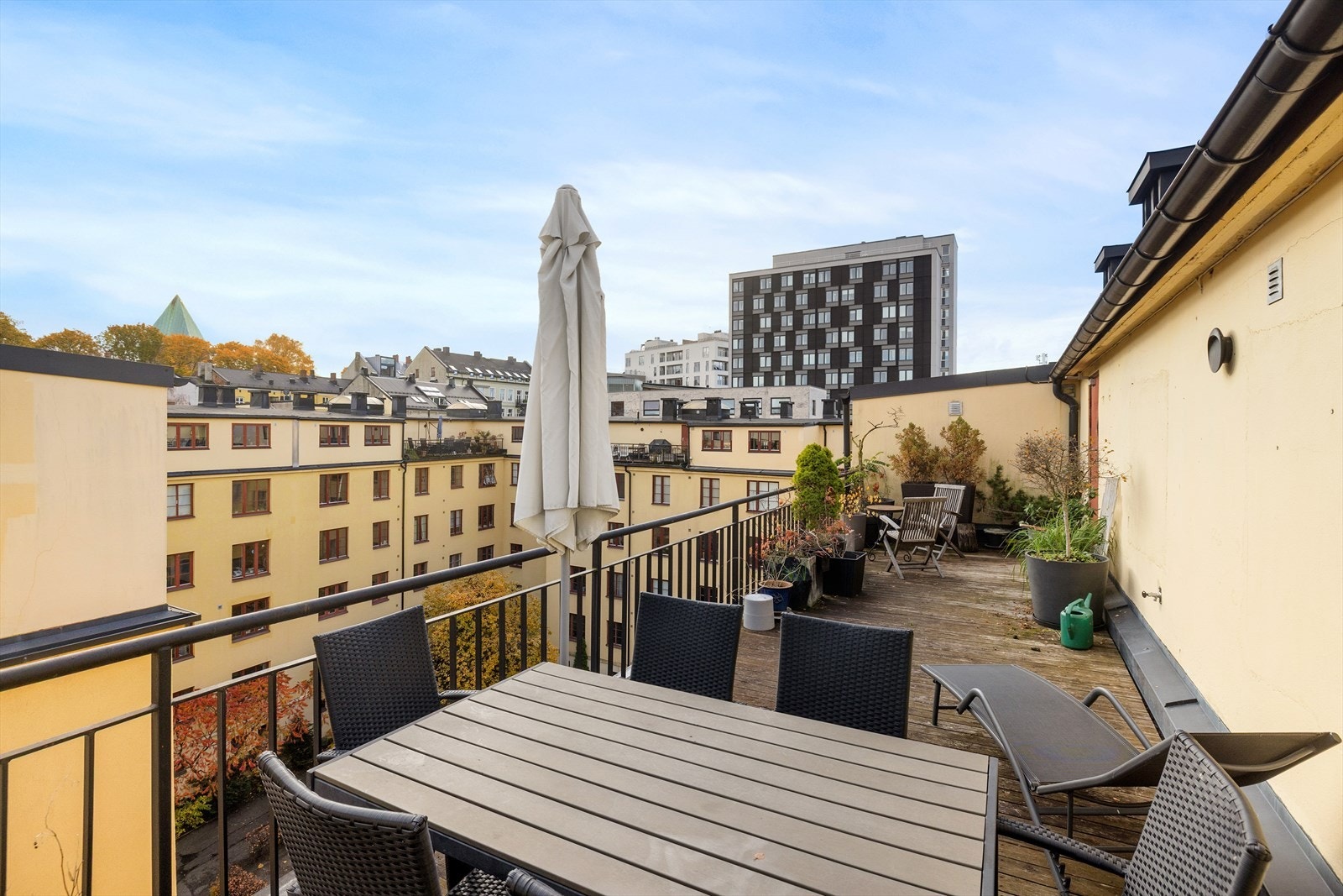 Sameiet har to felles takterrasser med gode sol- og utsiktsforhold. Galleribilde