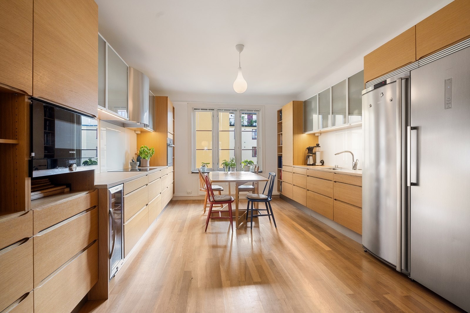 Lys, pen og velholdt 3-roms selveier med sentral beliggenhet på St. Hanshaugen. Galleribilde