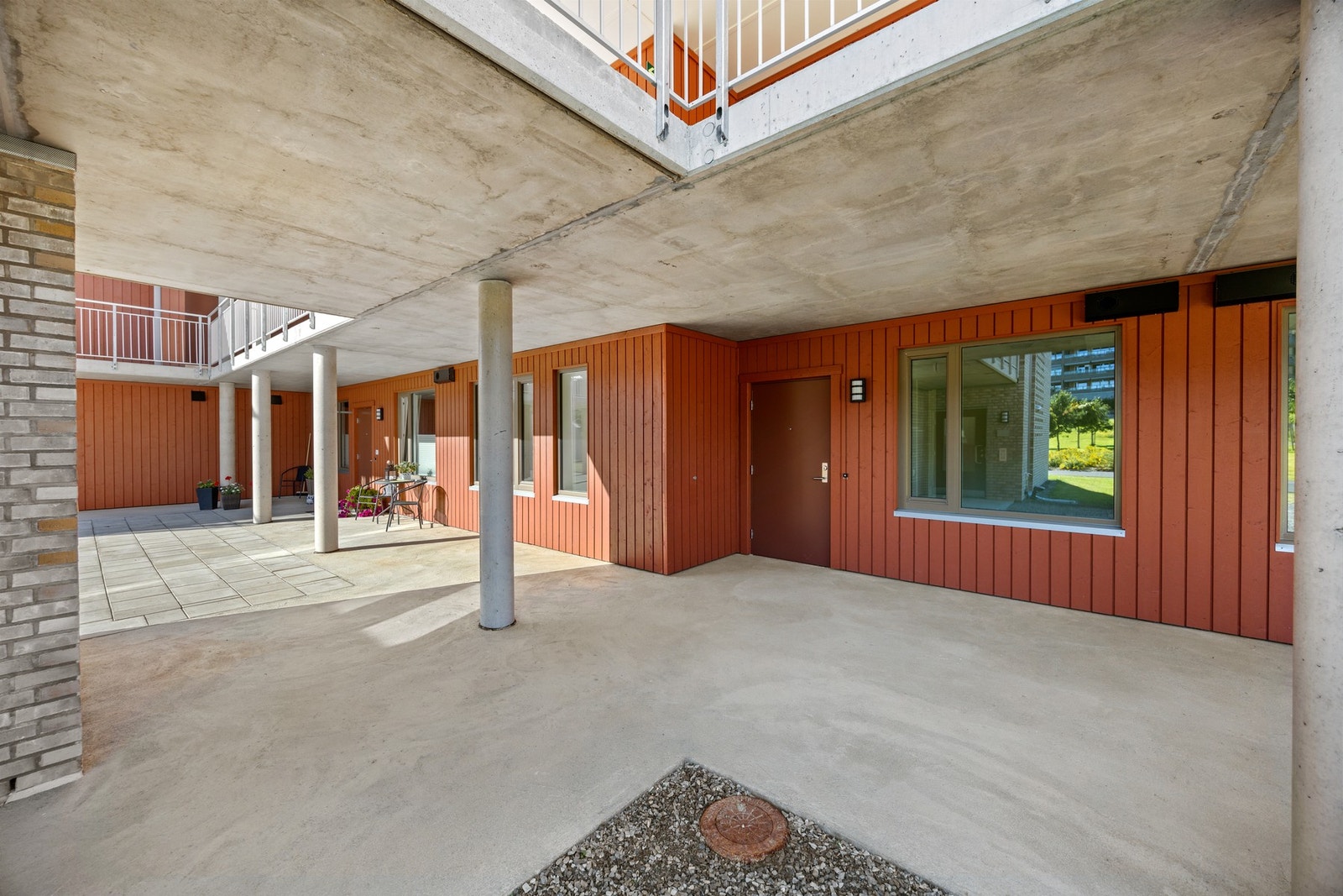 Inngangsparti. Det er heis. Galleribilde