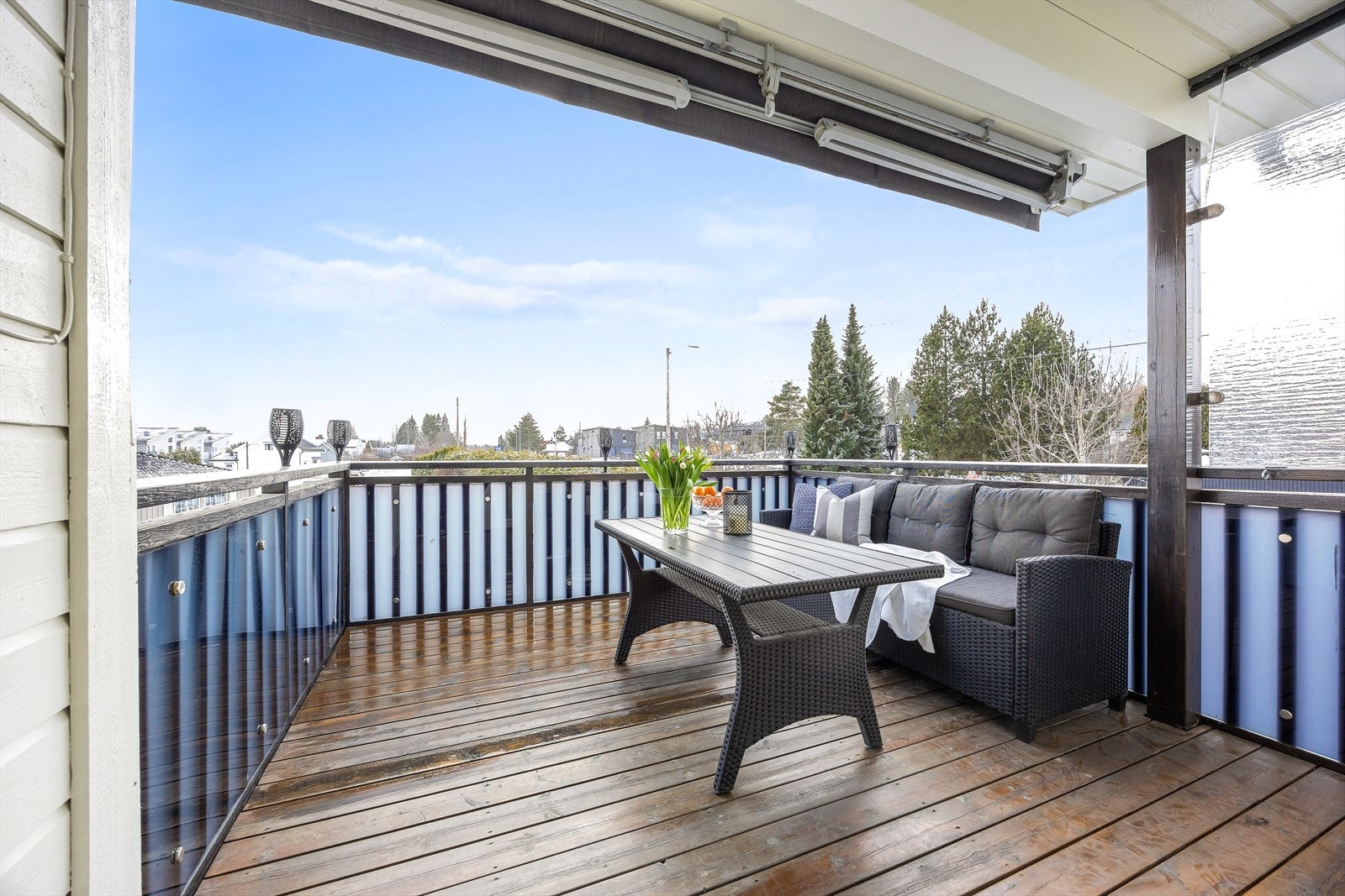 Balkong med markise og flott utsyn. Galleribilde