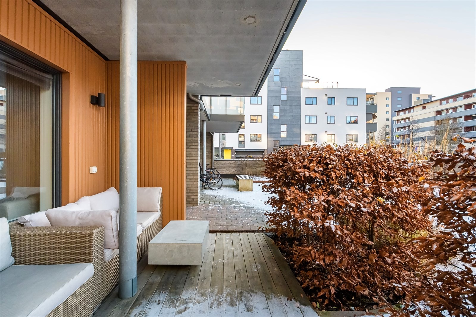 Her har du god plass til eget utemøblement. Galleribilde