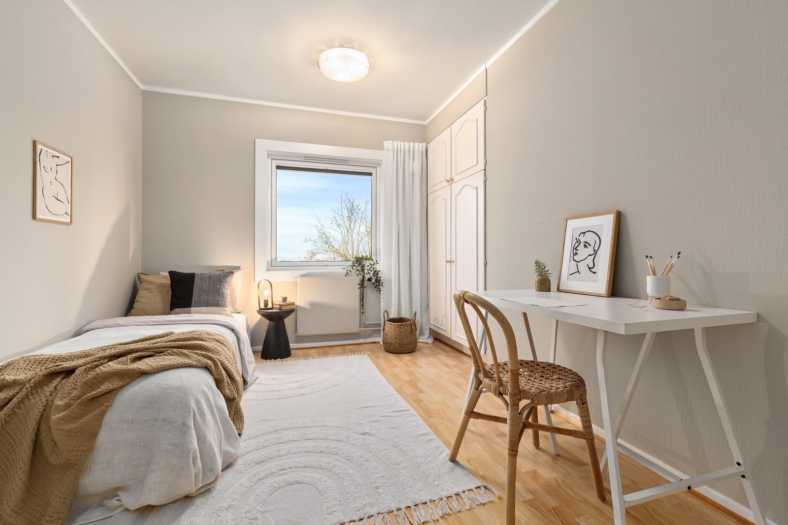 Soverom II er og av god størrelse og egner seg deretter godt som både barnerom, gjesterom eller hjemmekontor Galleribilde