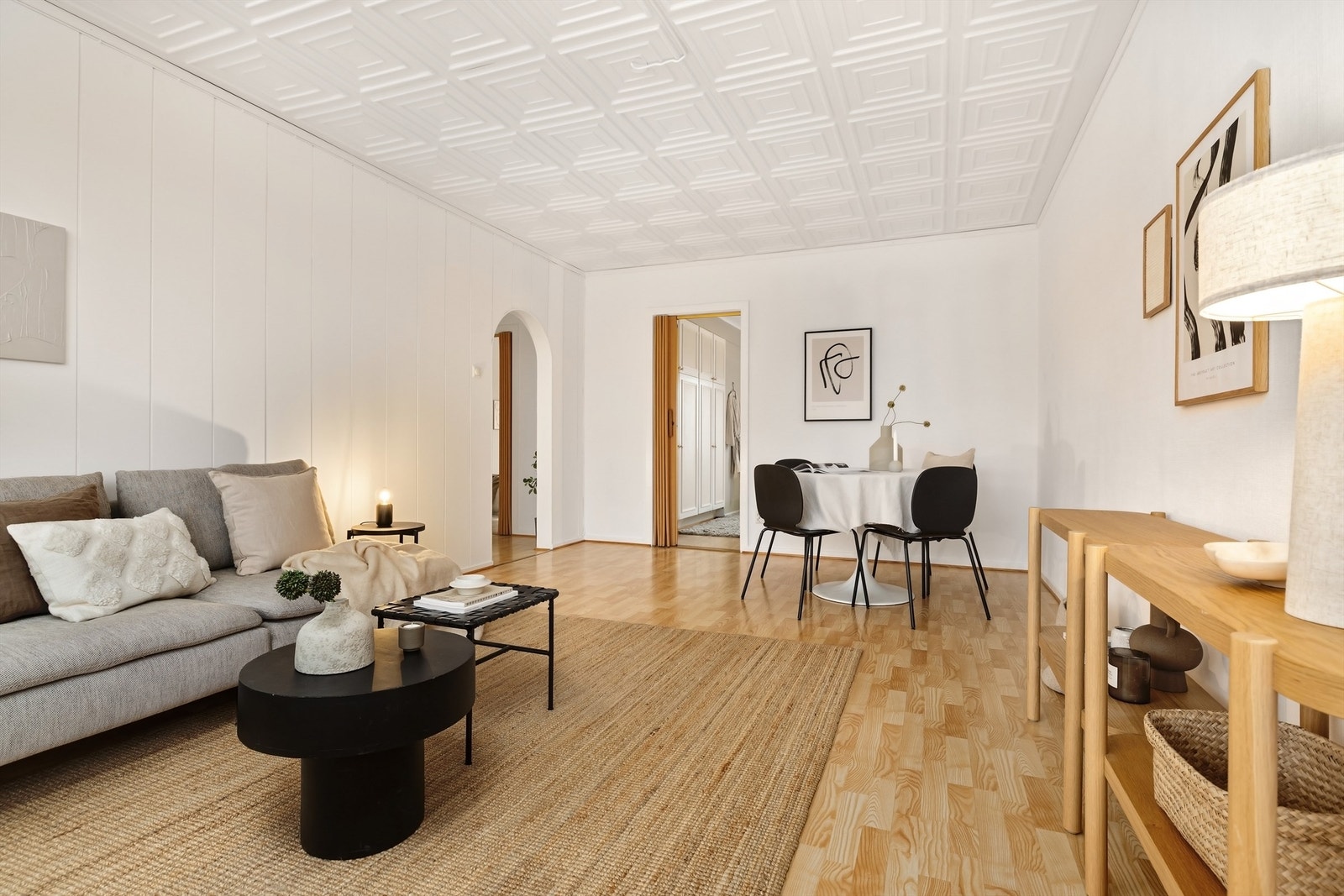 Leiligheten fremstår som velholdt, men har behov for modernisering for å tilfredsstille dagens krav til standard Galleribilde