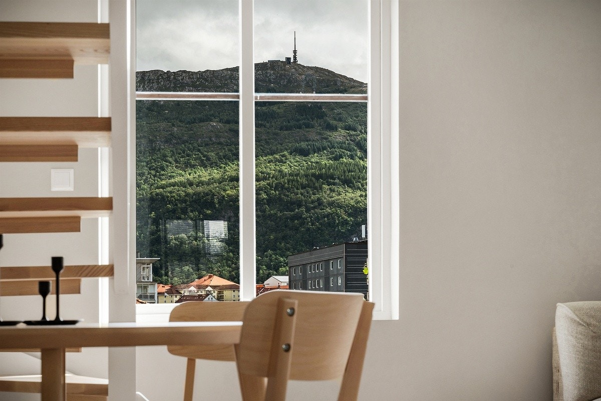 i. Vakker utsikt mot Ulriken Galleribilde