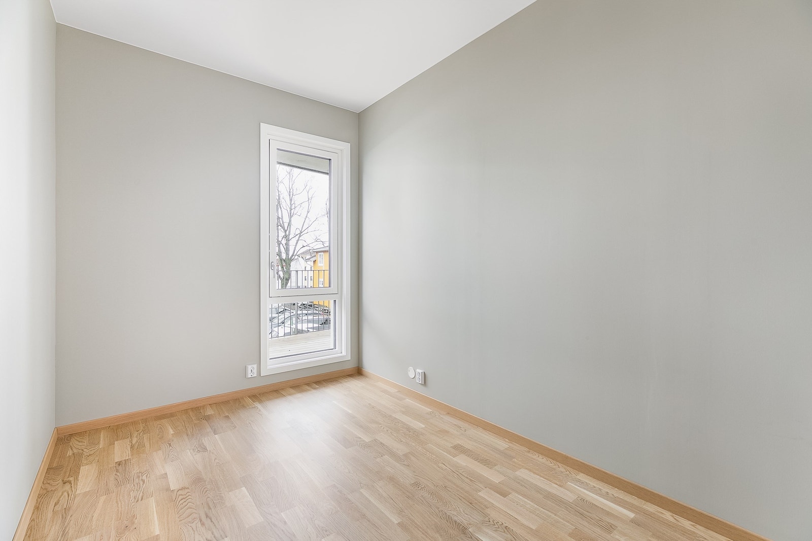 Med ca. 8 kvm. gulvflate er dette et velfungerende barne-/gjesterom. Galleribilde