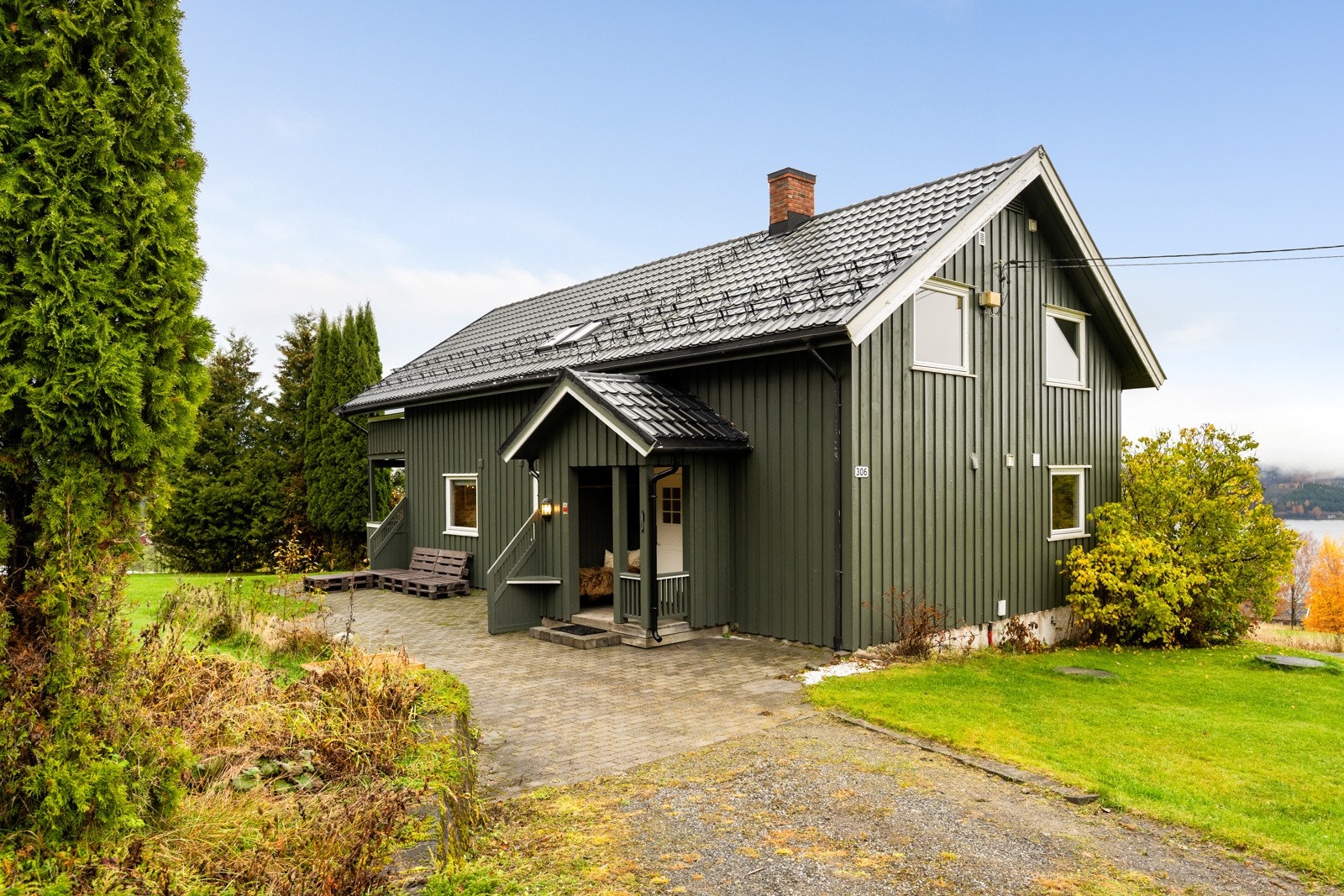 Overbygd inngangsparti Galleribilde