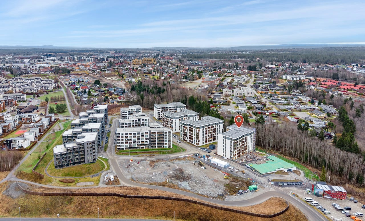 LEILIGHETENE LIGGER I 7. ETG(TOPP ETASJE) MED UTSIKT. Galleribilde