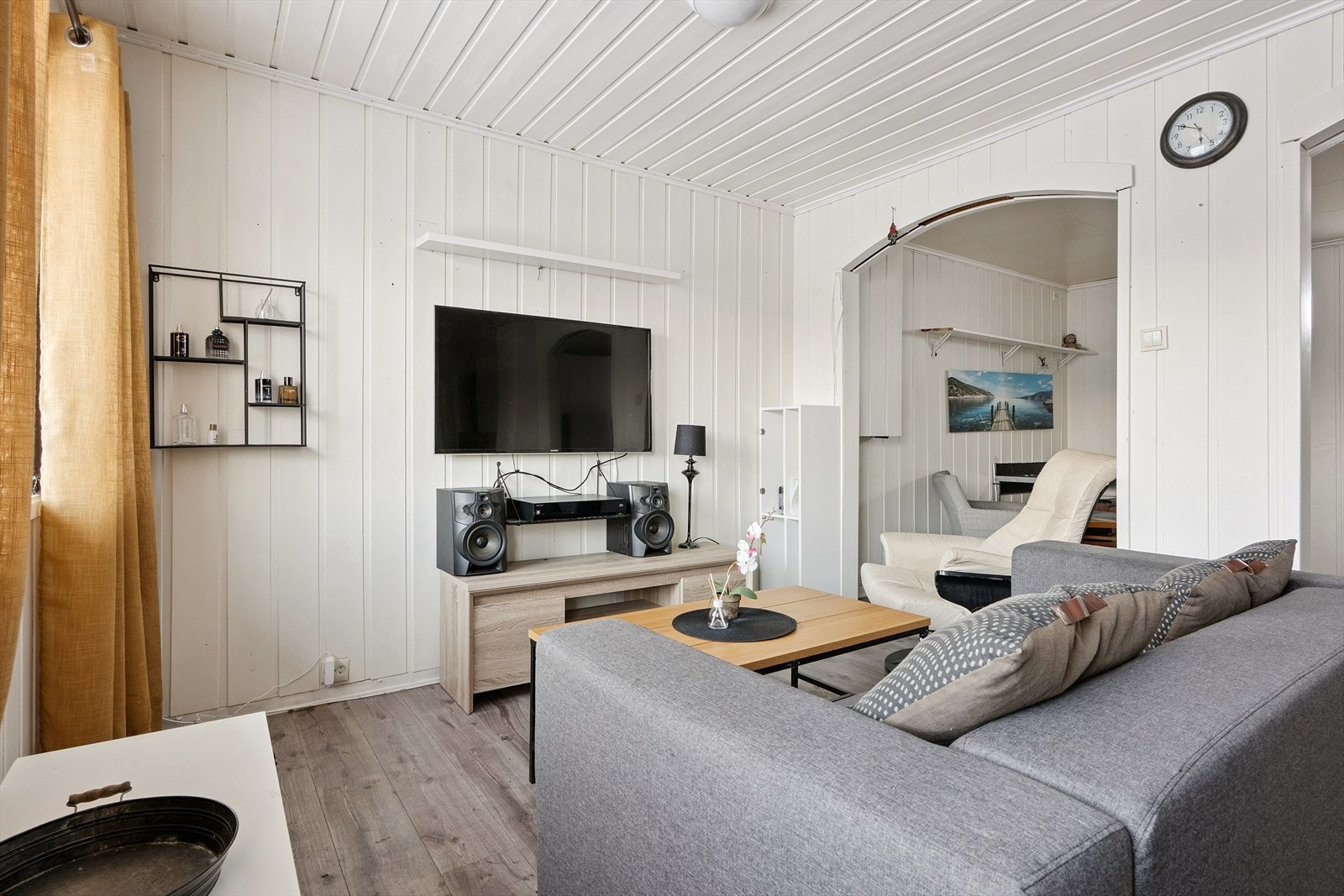 Fra hoveddelen beveger vi oss inn i den godkjente utleiedelen. Galleribilde