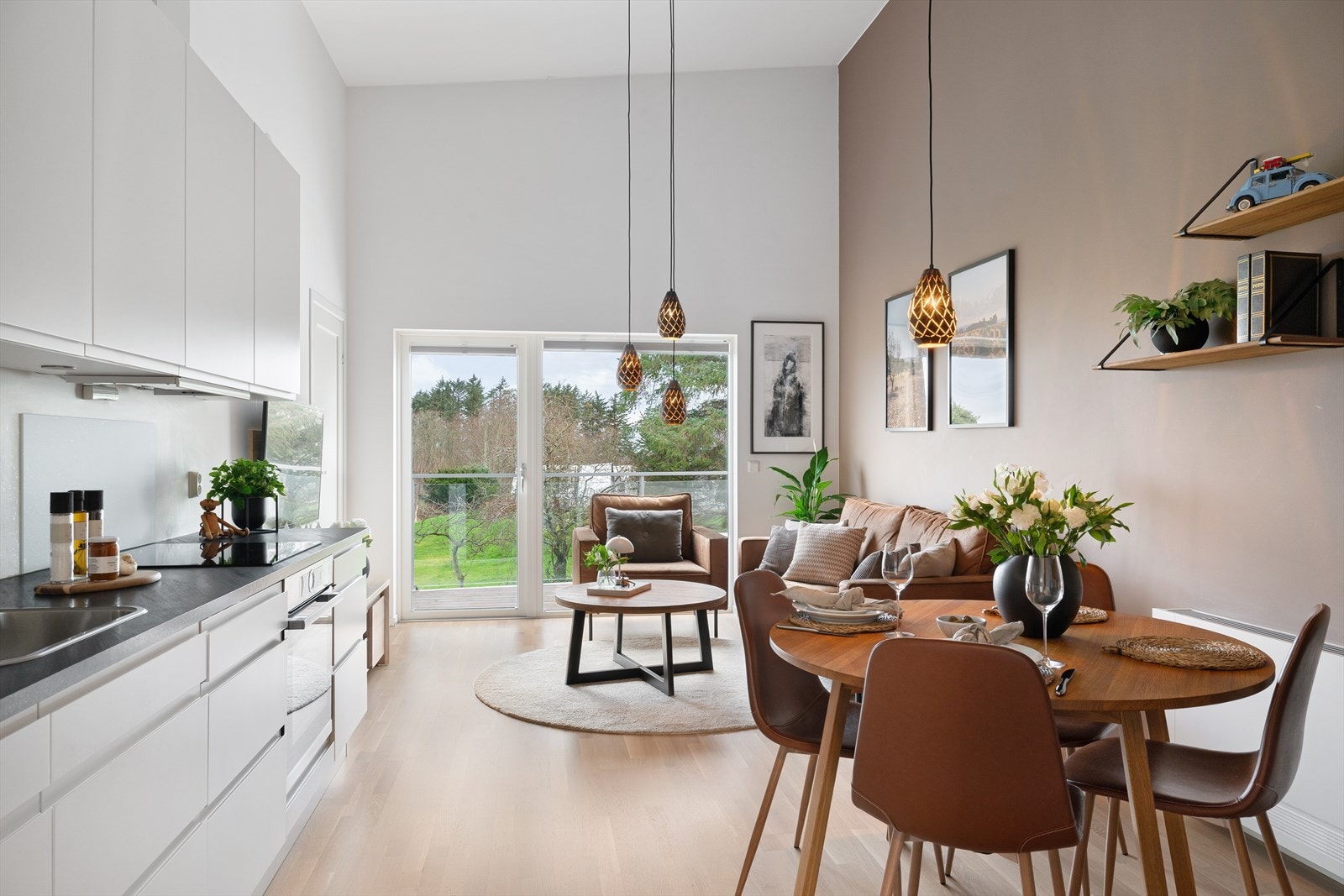 Fantastisk takhøyde som på det høyeste måler 4,6 meter. Galleribilde