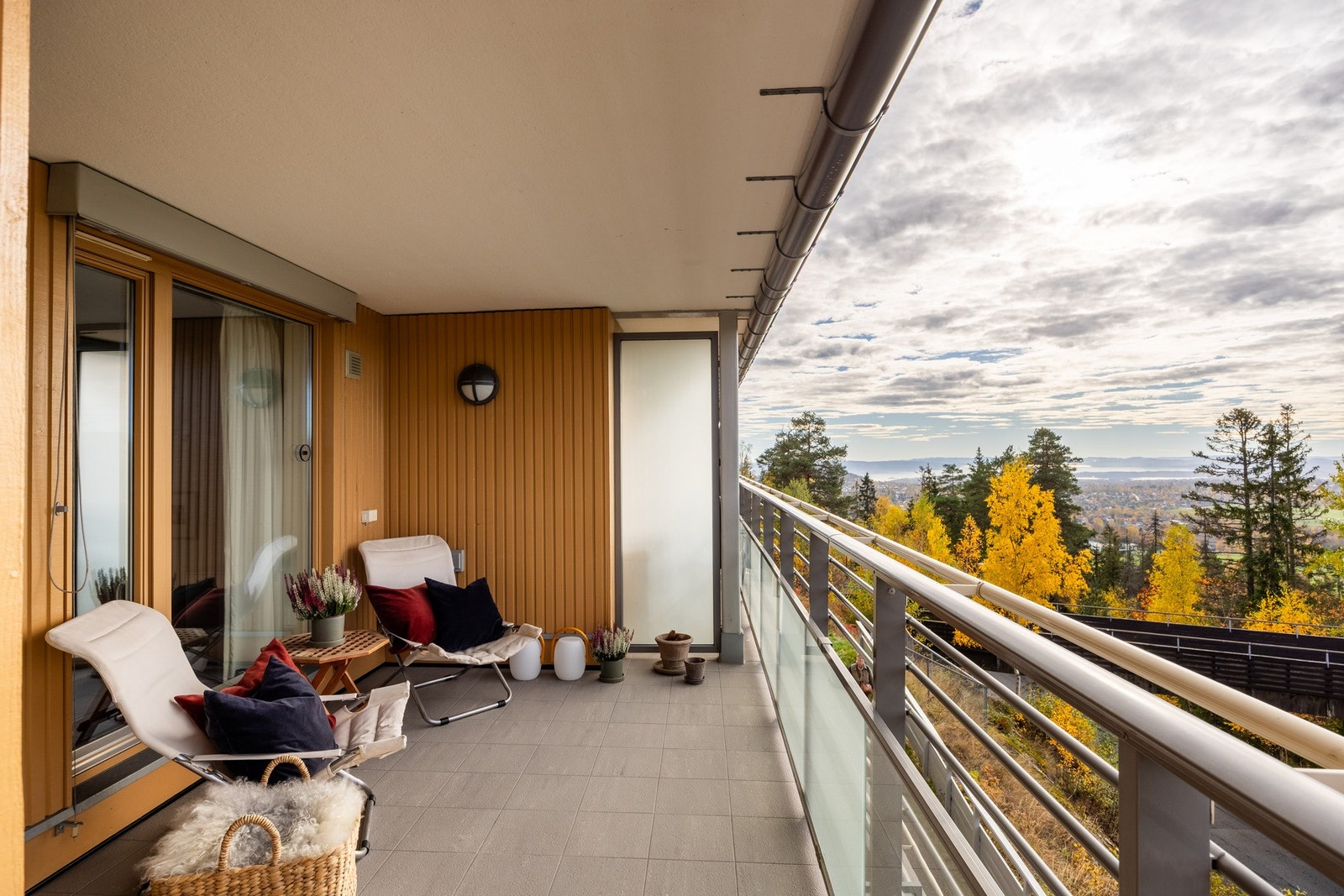 Herlig, vestvendt balkong på ca. 13 kvm Galleribilde