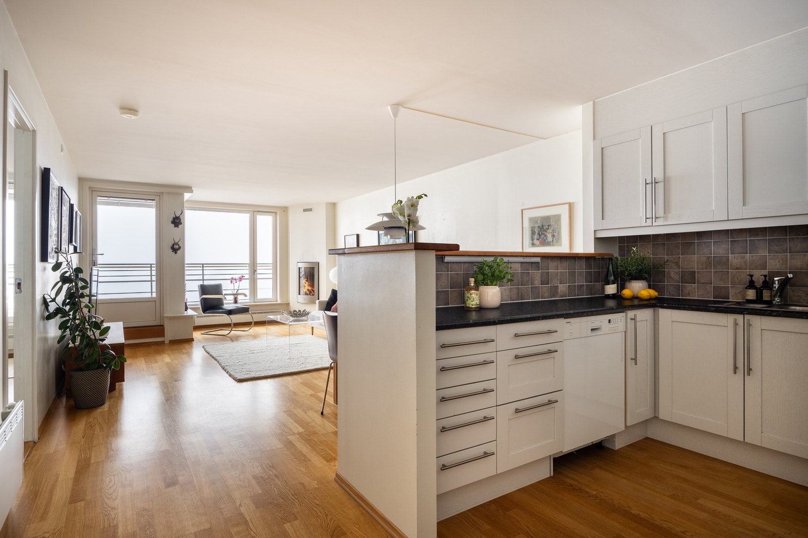 3- stavs eikeparkett i alle gulv bortsett fra badet Galleribilde