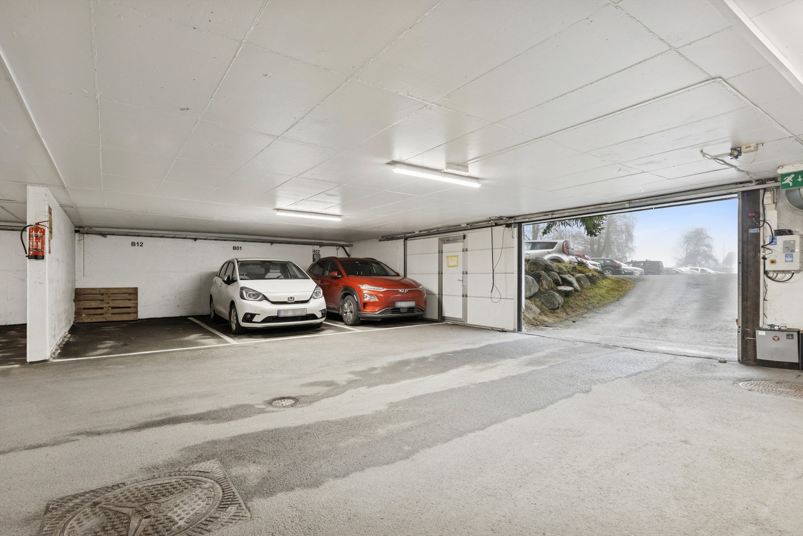 Det medfølger garasjeplass i kjeller. Galleribilde