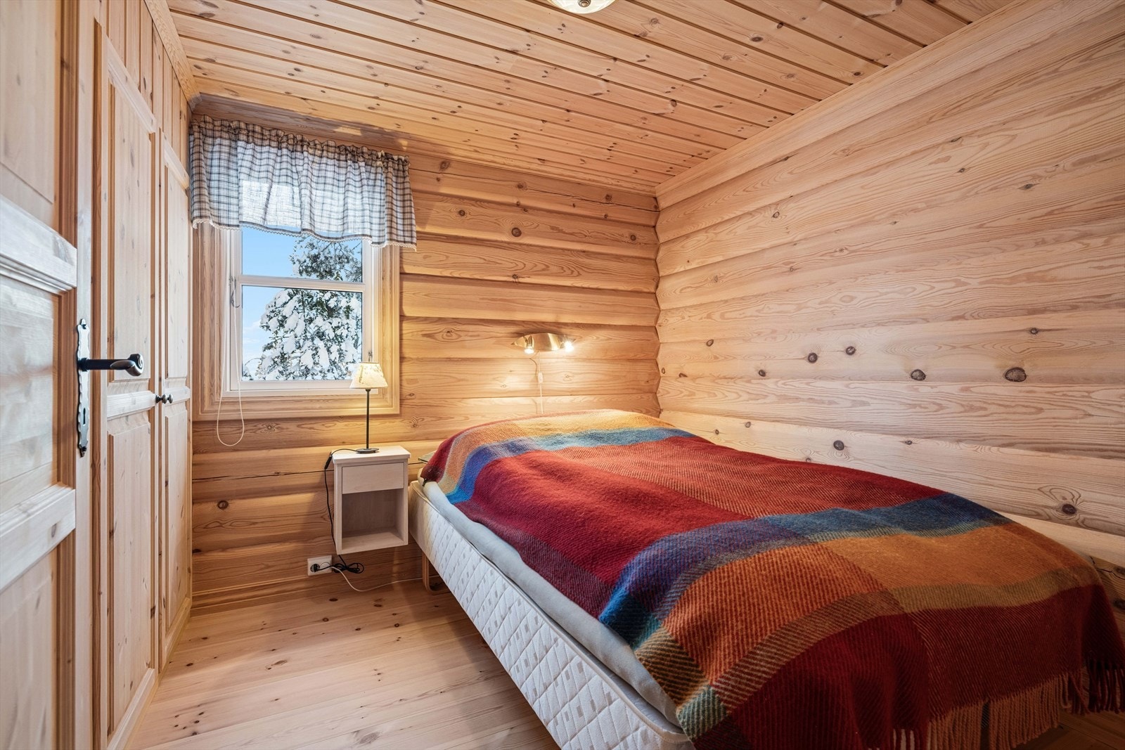 Soverom I - Hytta har tre soverom med sengeplasser til venner og familie. Galleribilde
