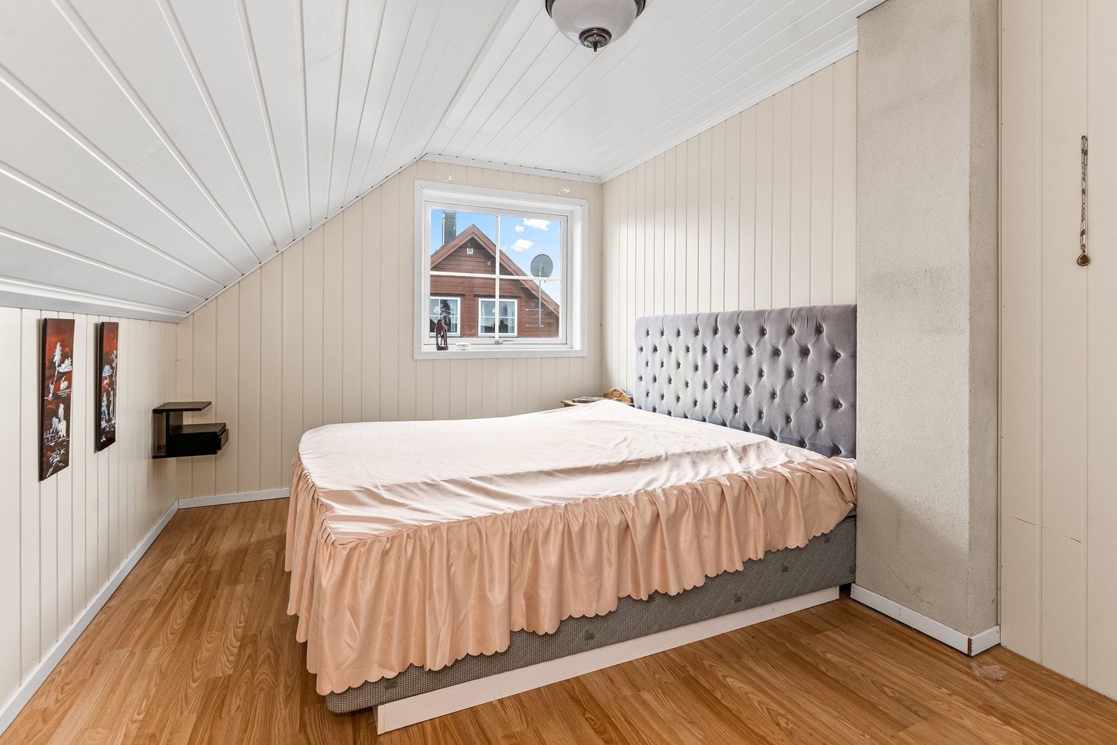 Boligens 2. etg består av 2 romslige soverom Galleribilde