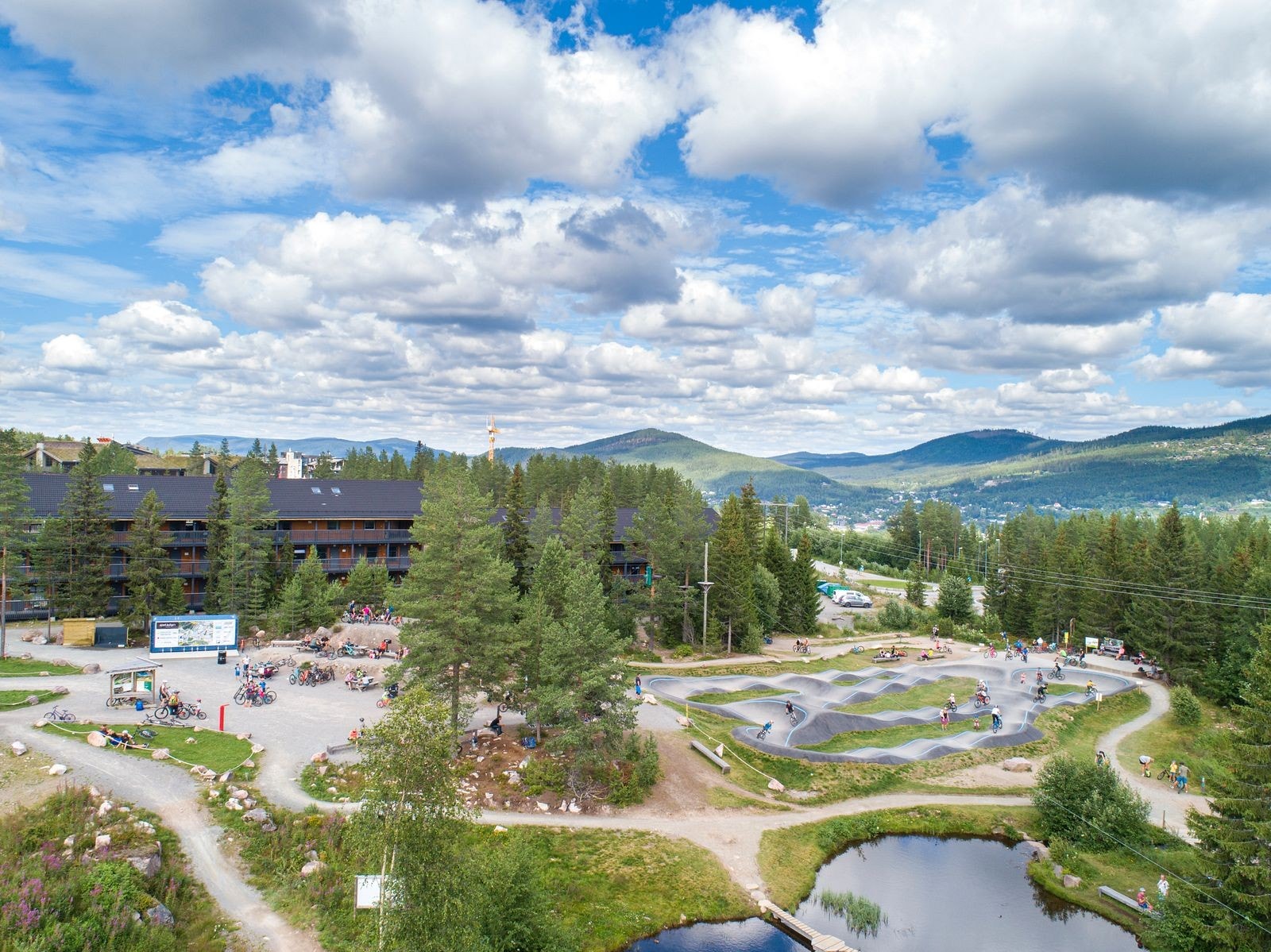 Trysil har hele fire sykkelparker. Radisson Blu Bike Park ligger ved hotellet på turistsenteret, GT Bike Park ligger ved inngangen til Gullia, like ved finner du GT Pro Park, og Fageråsen Bike Park ligger på Høyfjellssenteret. Galleribilde