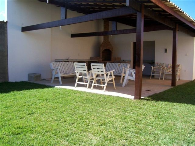 Bakgården - overbygget grilldekk Galleribilde