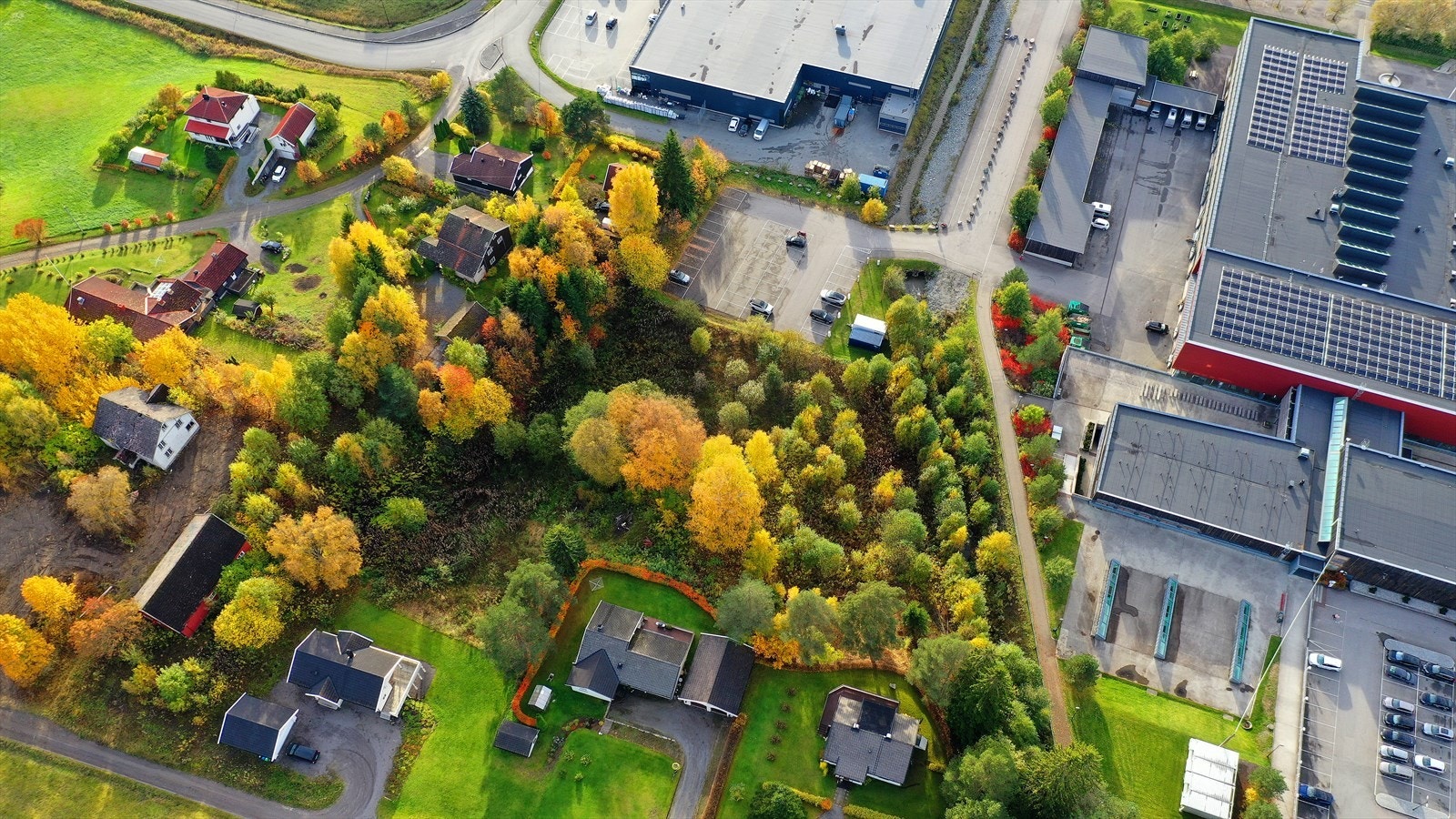 Tomten ligger meget sentralt til i Gran sentrum Galleribilde