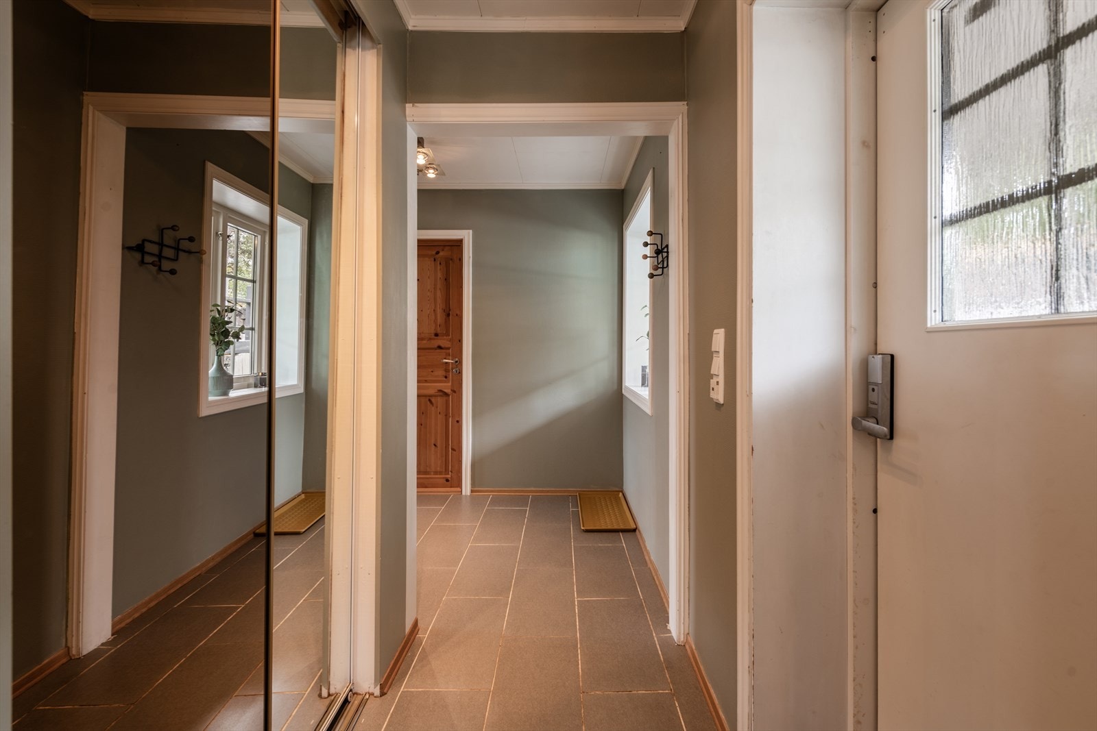 Entré/gang Galleribilde