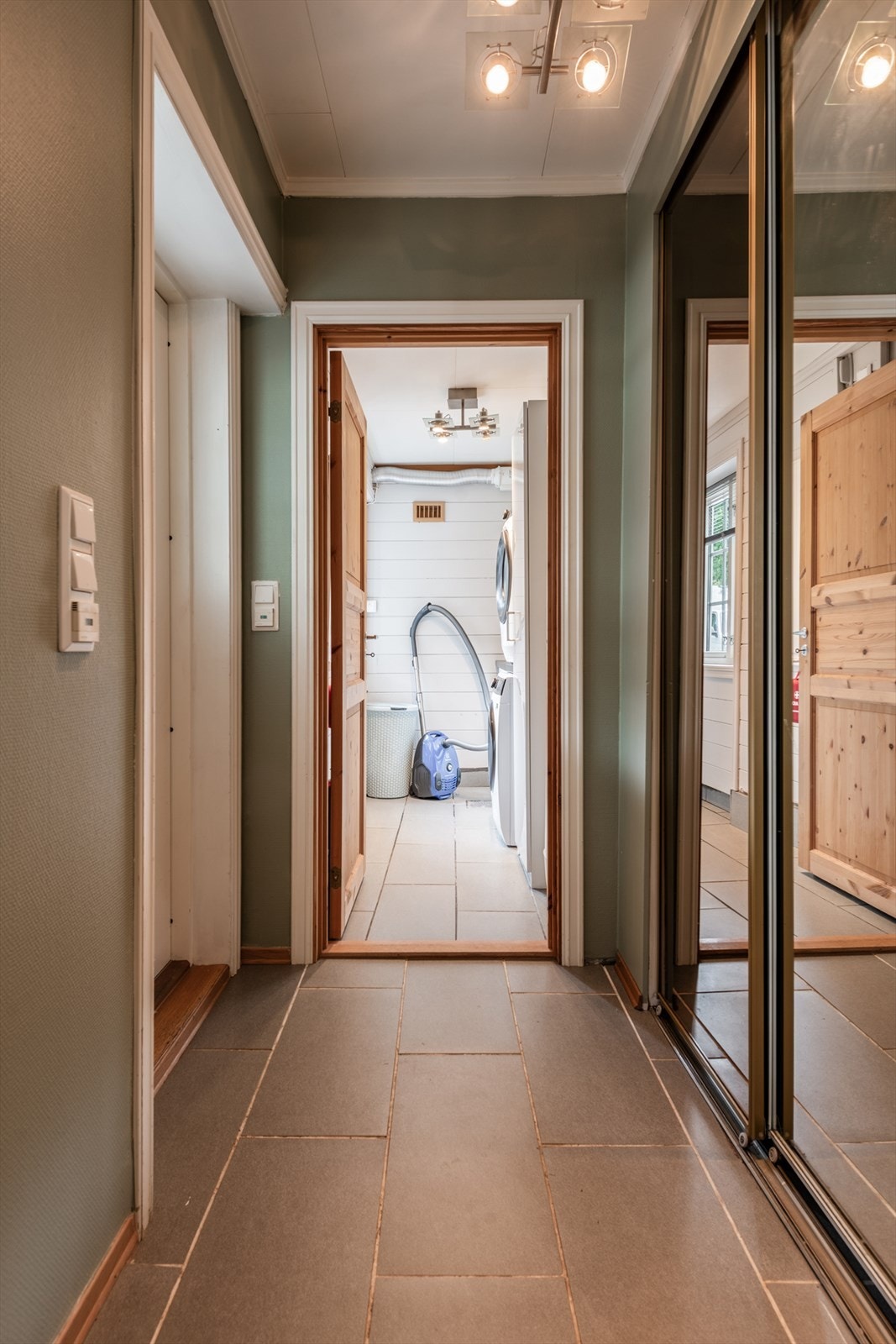 Entré/gang Galleribilde