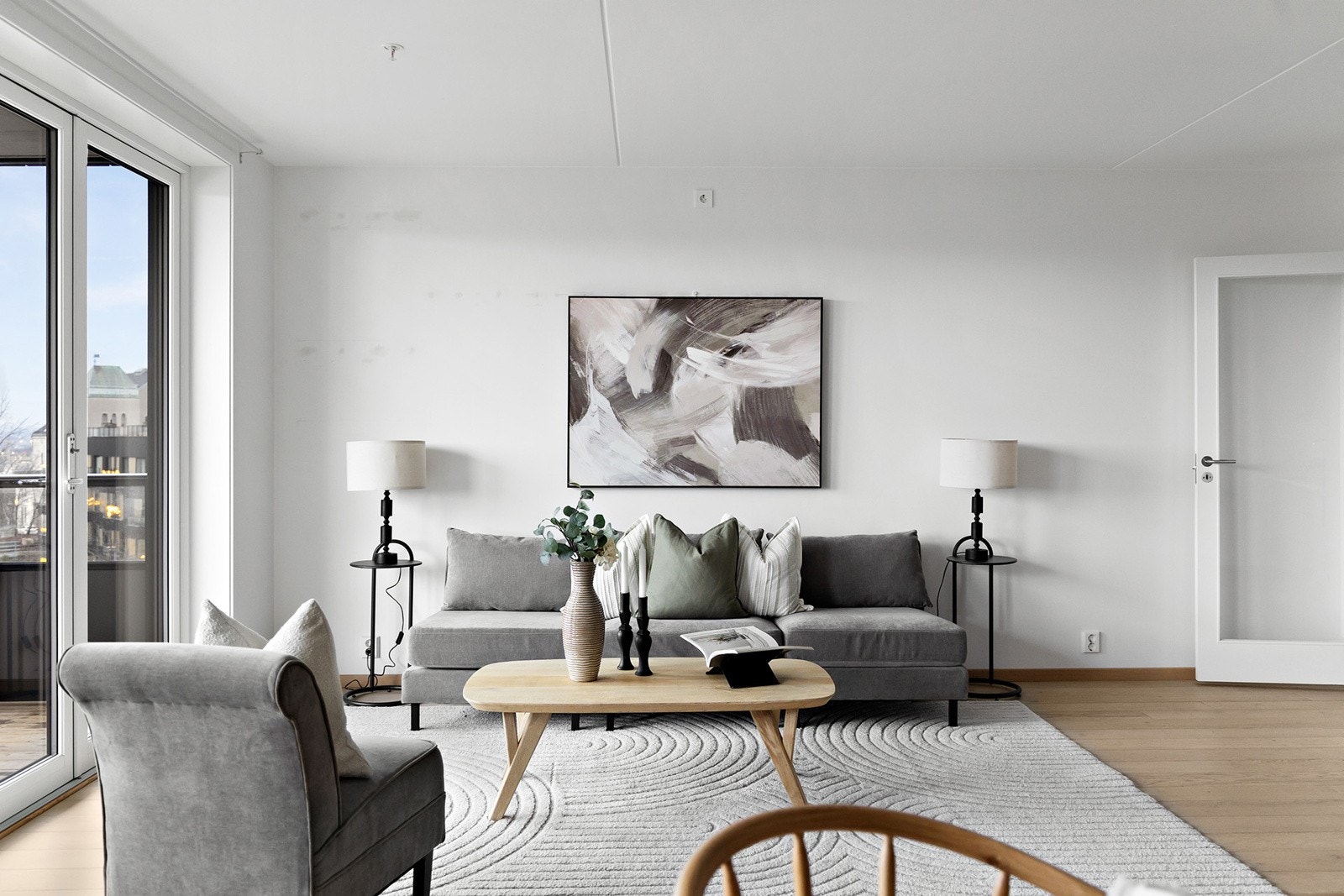 Beliggende i 3. etg. med heisadkomst. Galleribilde