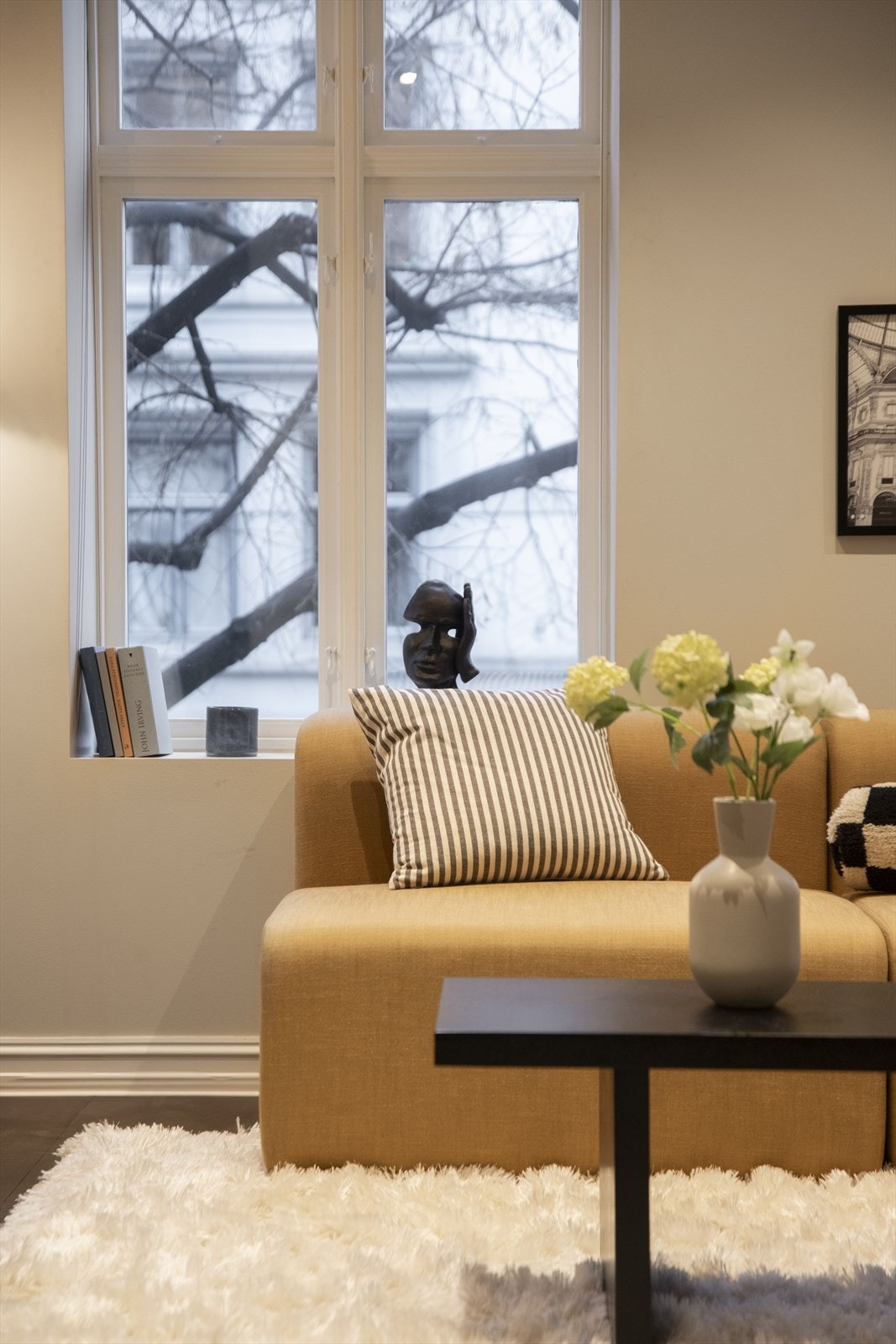 De dype vinduskarmene er karakteristiske for bygårder fra denne perioden. Galleribilde