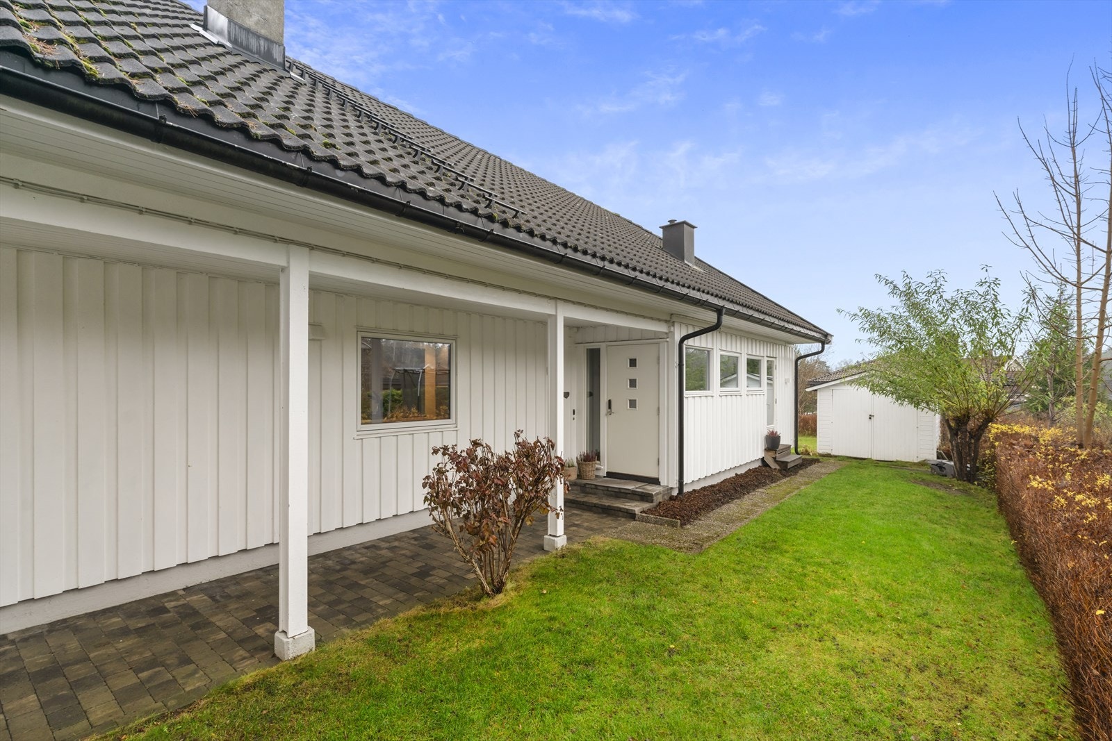 Praktisk bod i bakkant for oppbevaring av diverse utstyr Galleribilde