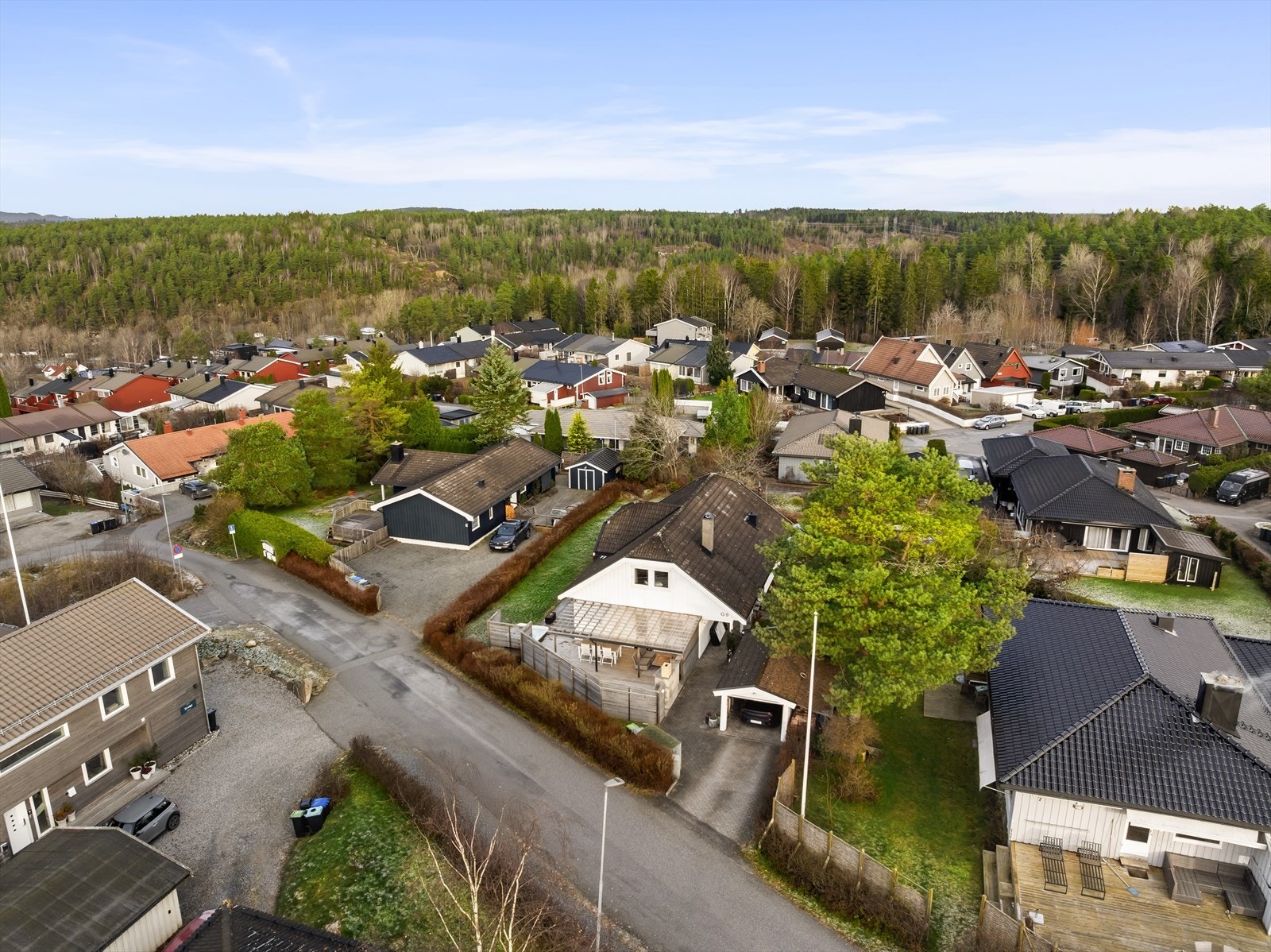 Granlia 9 ligger i det attraktive nabolaget Deør skog i Son i Vestby kommune, som er spesielt anbefalt for familier i alle aldre Galleribilde