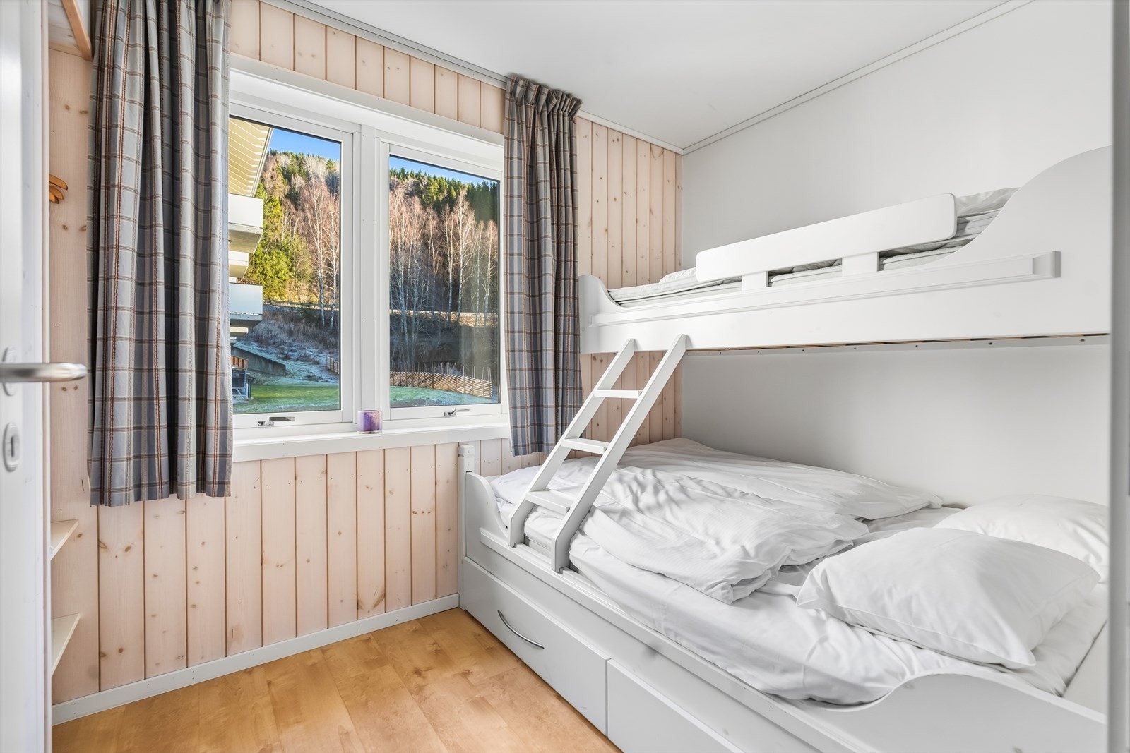 Det er tre romslige soverom i boligen. Galleribilde