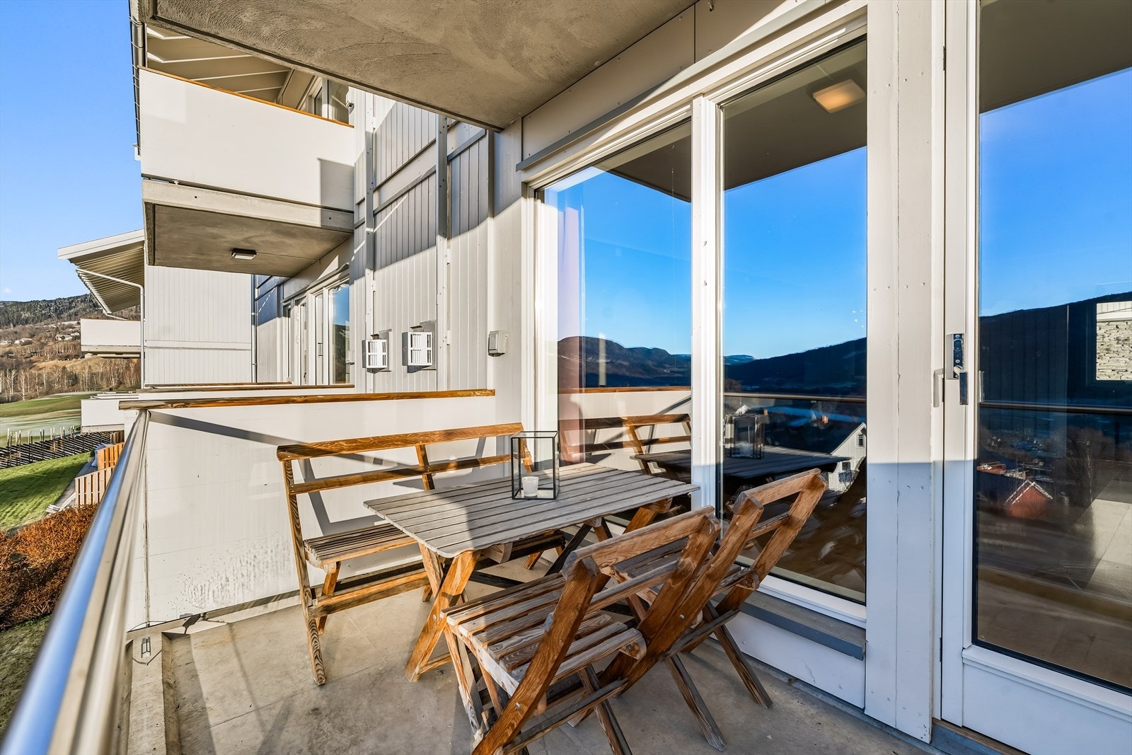 Trivelig uteområde hvor solen kan nytes i rolige omgivelser. Galleribilde