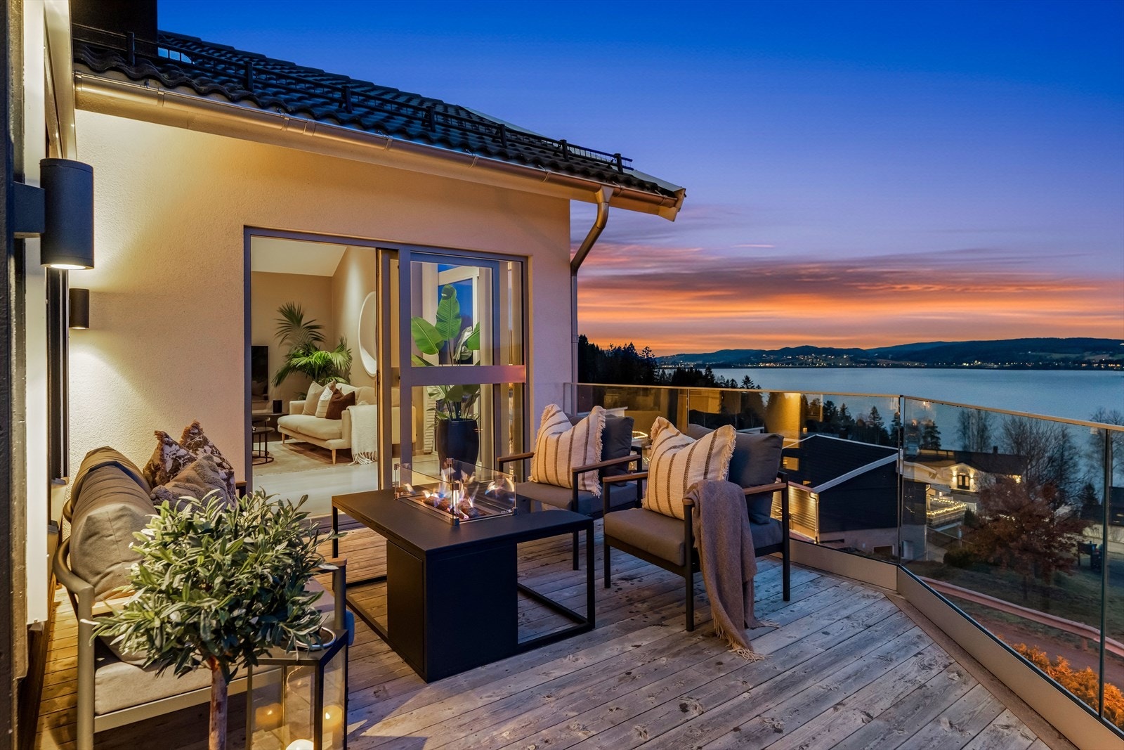 Nordøstvendt veranda på hele 38 kvm. Galleribilde