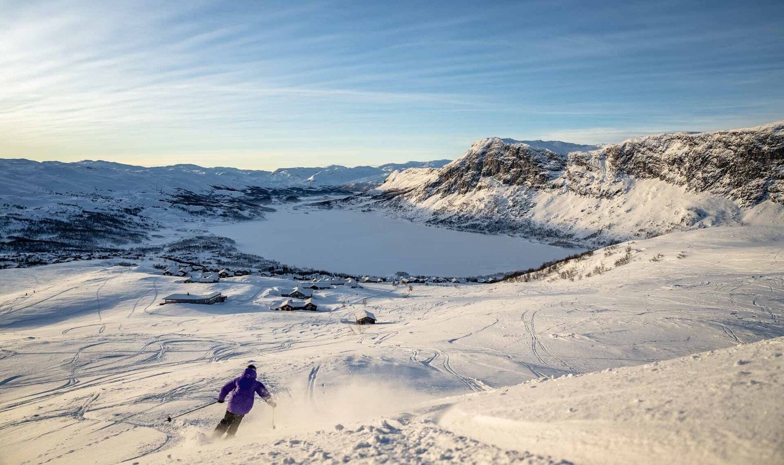 Fra alpinanlegget mot tomteområdet og Otrøvatnet Galleribilde
