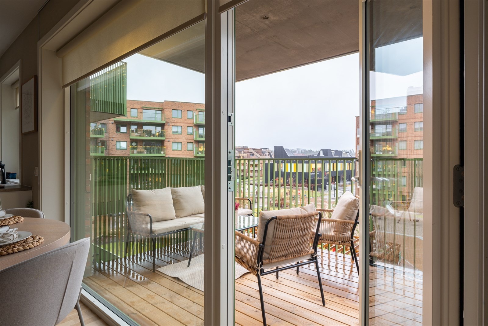 Videre ut til balkongen. Galleribilde