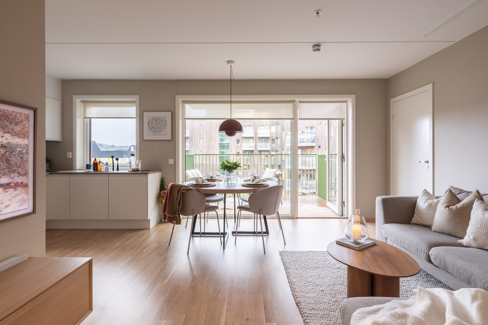 Milad Alexander Sabori v. Emera Eiendomsmegling ønsker velkommen til Bjarne Haugens gate 32. Galleribilde