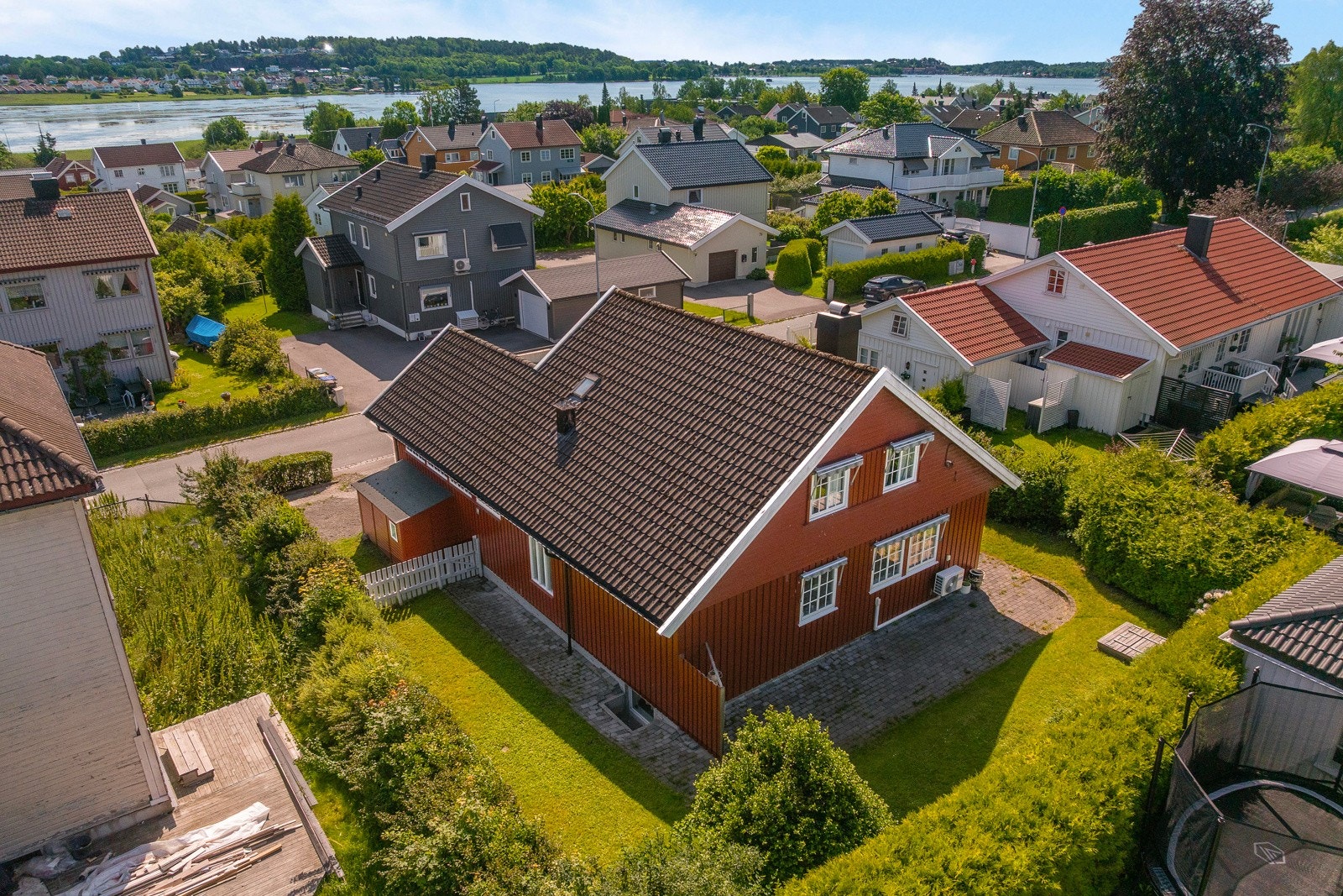 Kort vei til skole, barnehage og butikker Galleribilde