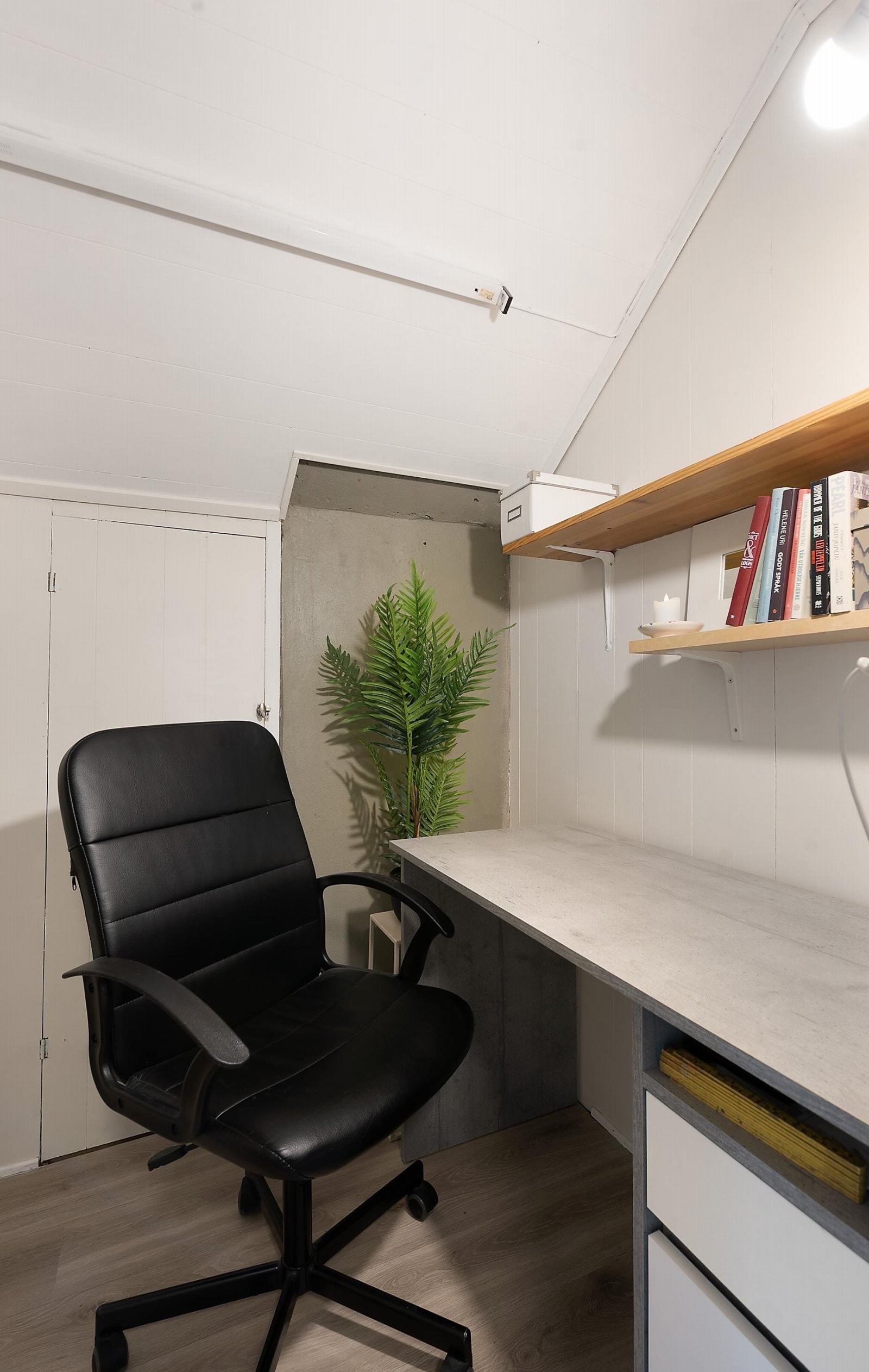 Fin bod/kontorplass Galleribilde