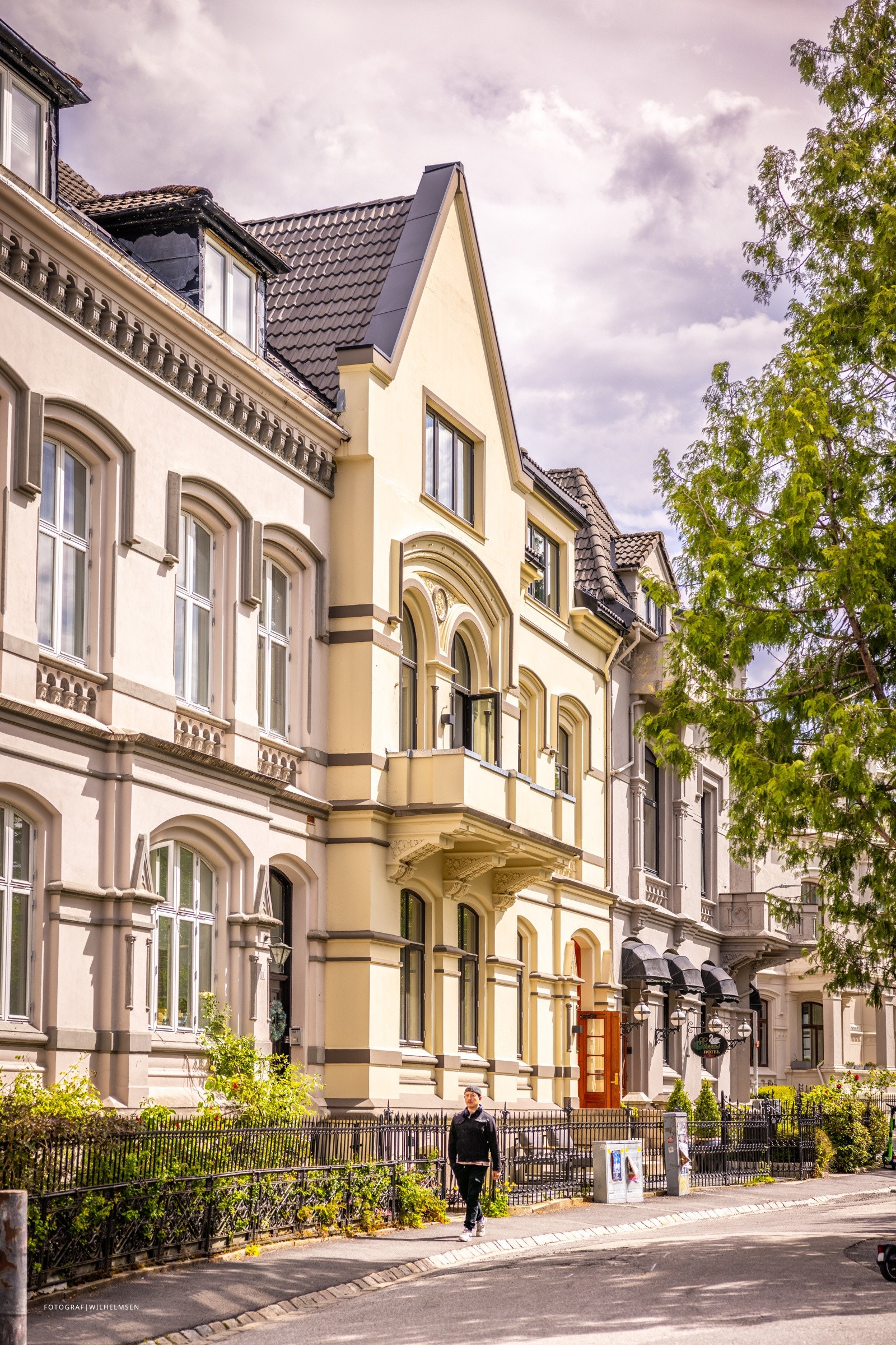 - Hele bygningen er pusset opp i 2023/2024, foruten grunnmur, teglsteinsfasade og deler av taksperrene - Galleribilde