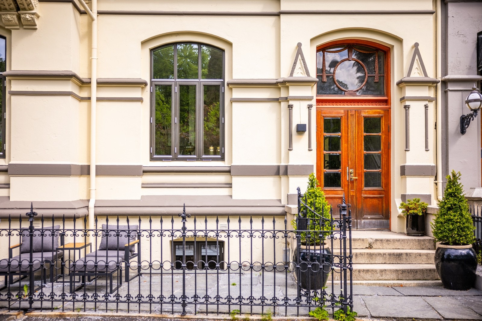 - Pent og velholdt inngansparti - Galleribilde