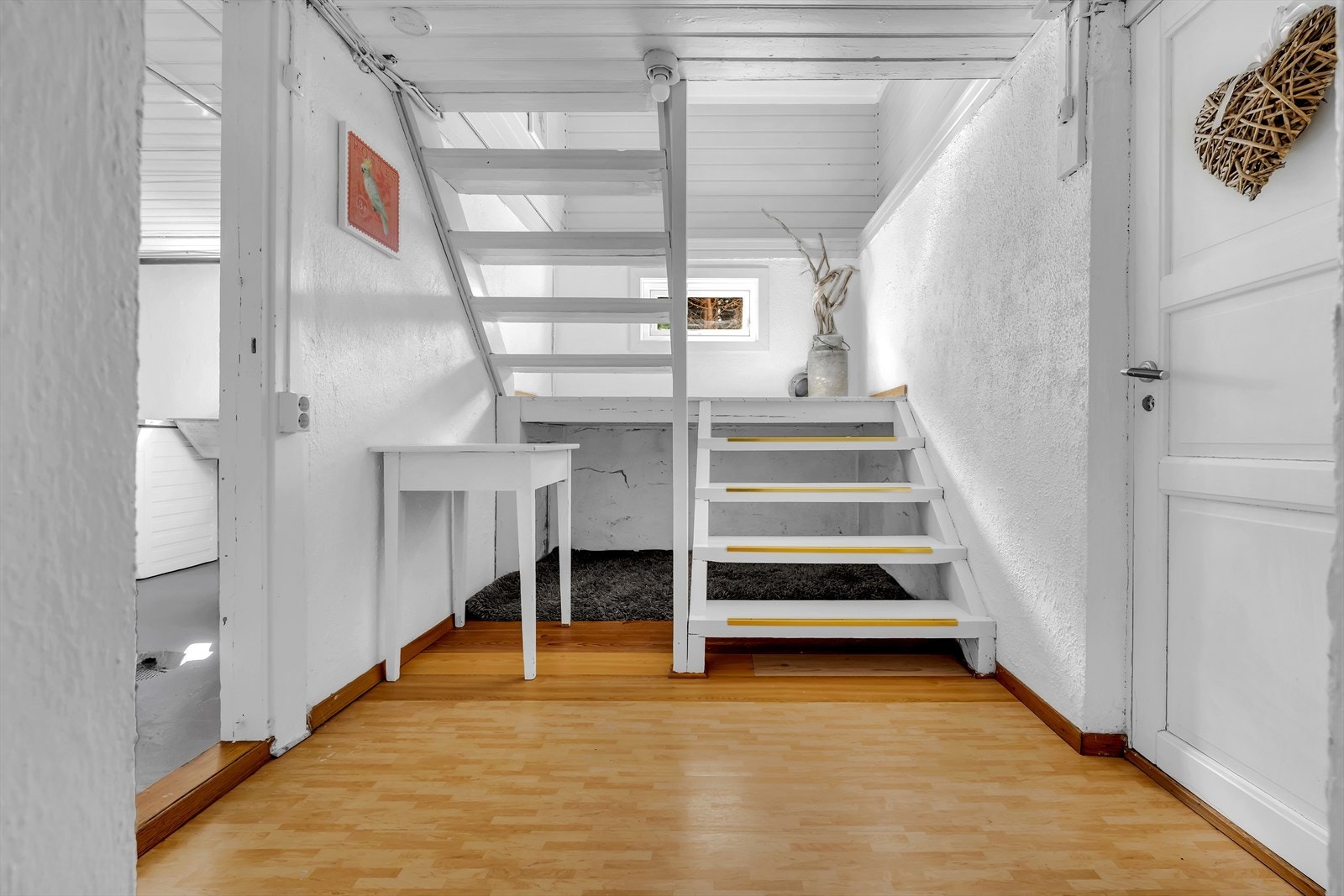 Trappegang ned til kjeller. Galleribilde