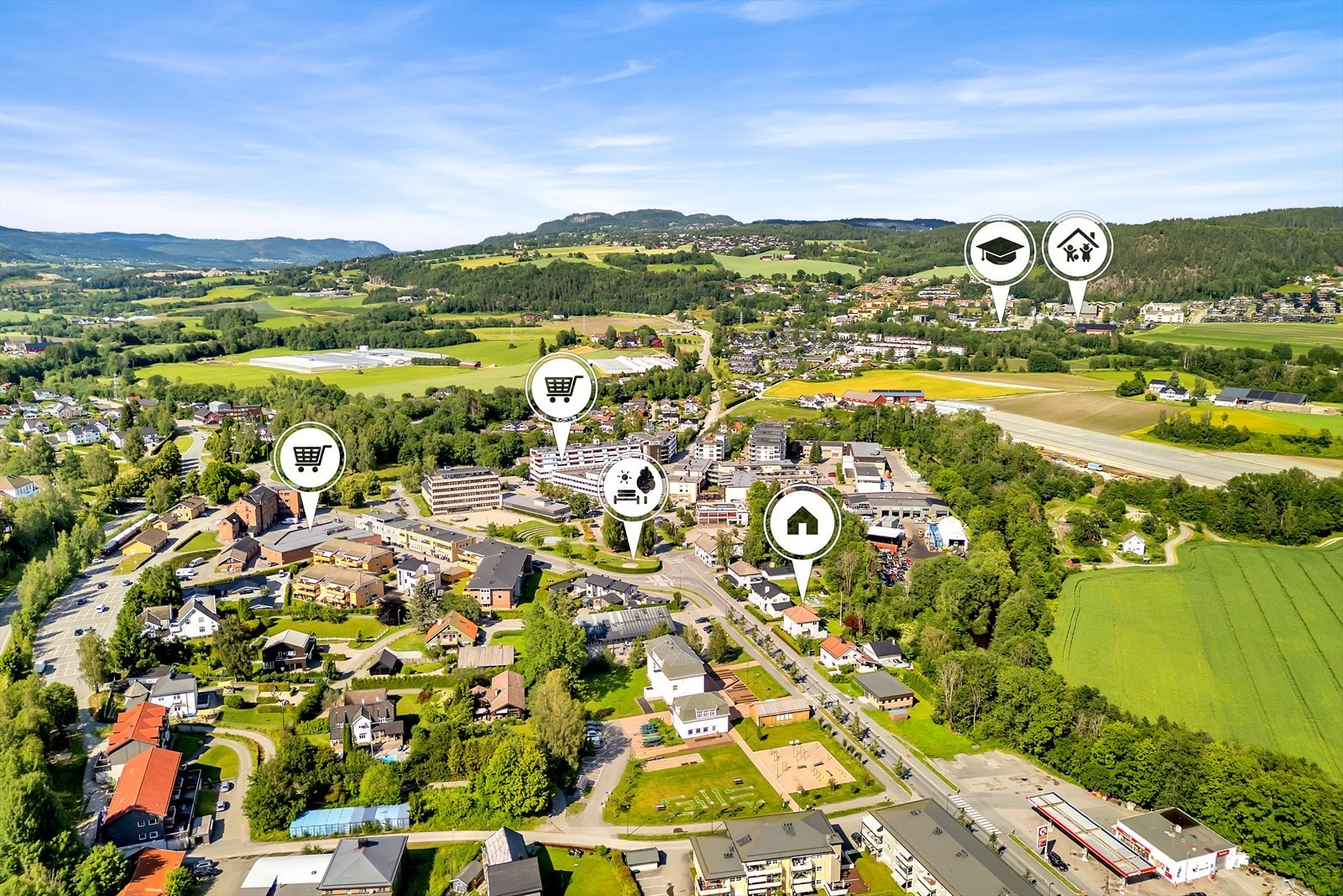 Lier byr på varierte turmuligheter sommer som vinter, og fra eneboligen er det kort vei til flere utfarter. Galleribilde