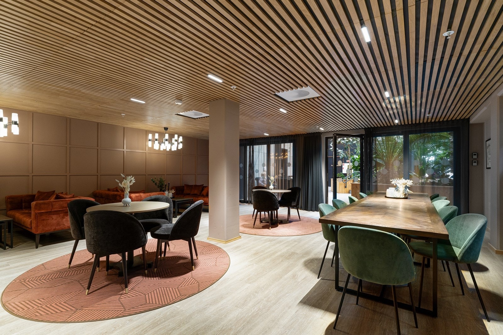 Sameiet har flotte og romslige fellesrom som blir en utvidelse av leilighetens arealer: Frodig vinterhage, treningsrom, hobbyrom, storstue/selskapslokale og gjesteleilighet. Galleribilde