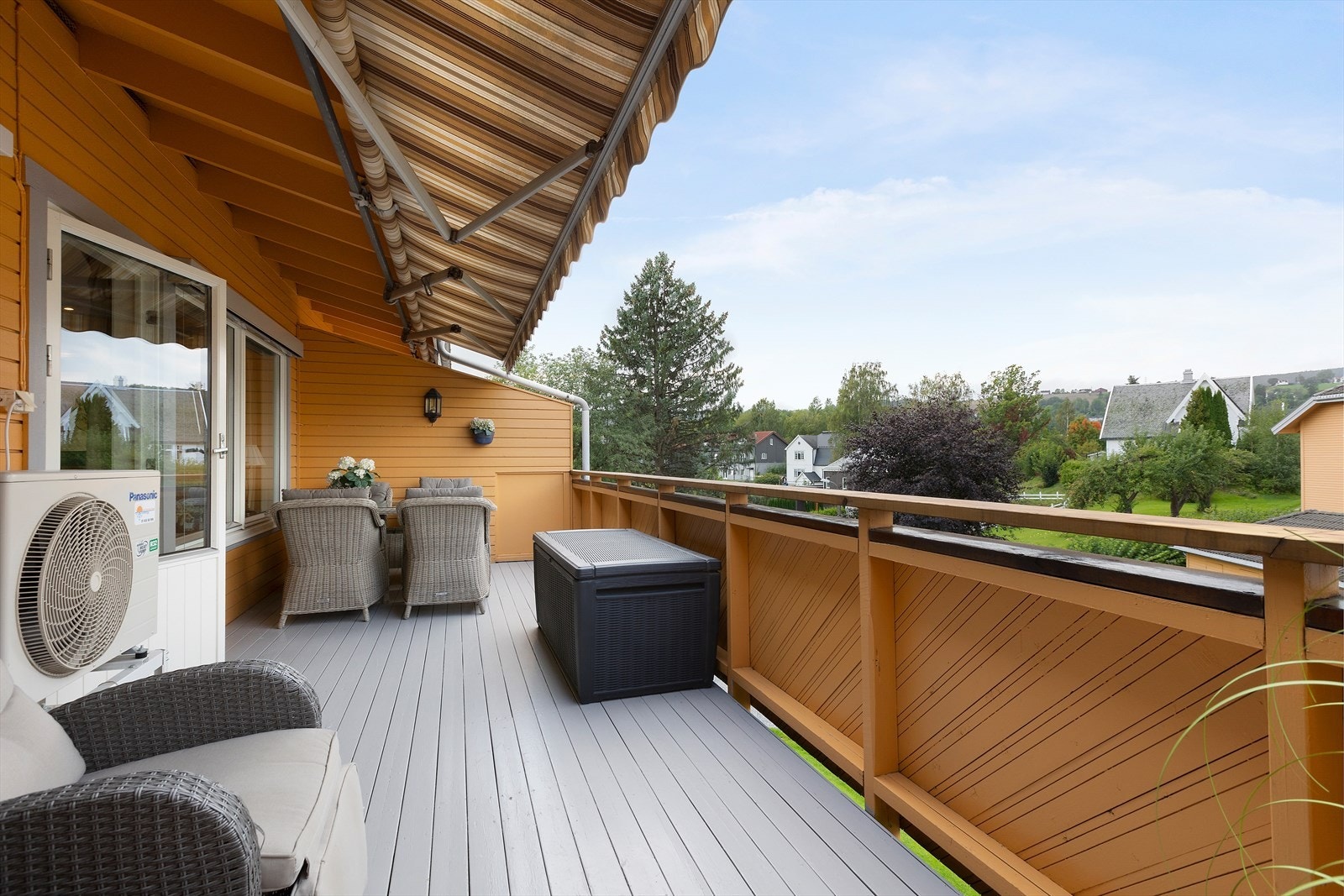 Herfra er det direkte utgang til en vestvendt balkong. Galleribilde