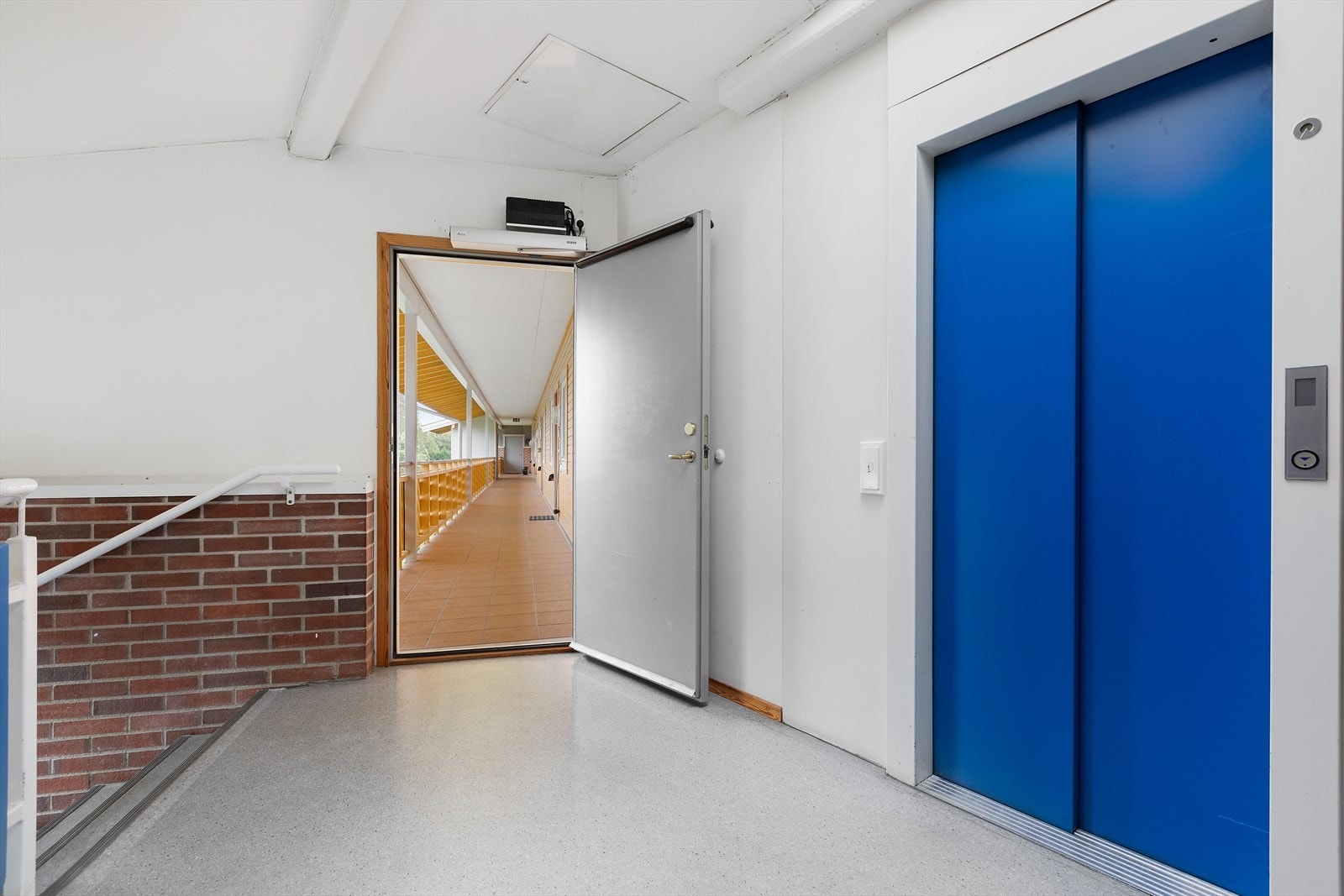 Enkel adkomst til leiligheten med heis direkte ned til garasjekjeller. Galleribilde