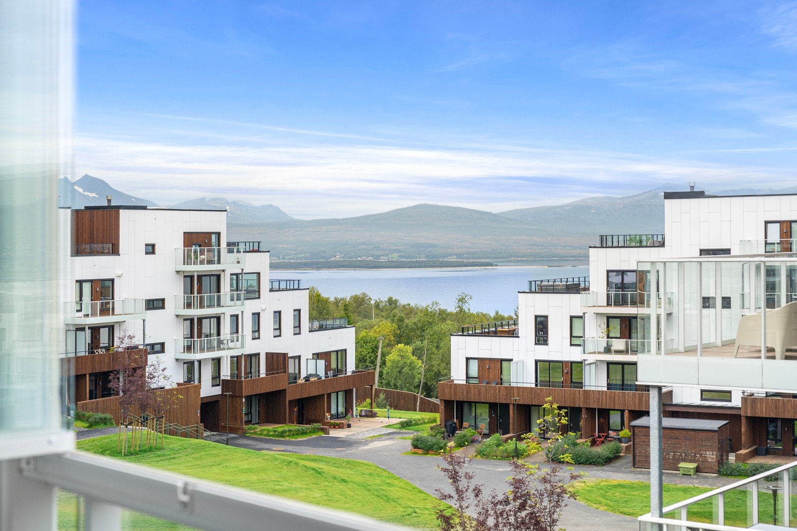 Velkommen til Marmælen 132 - Presentert av Robin C. Lund ved Sne Eiendomsmegling. Galleribilde