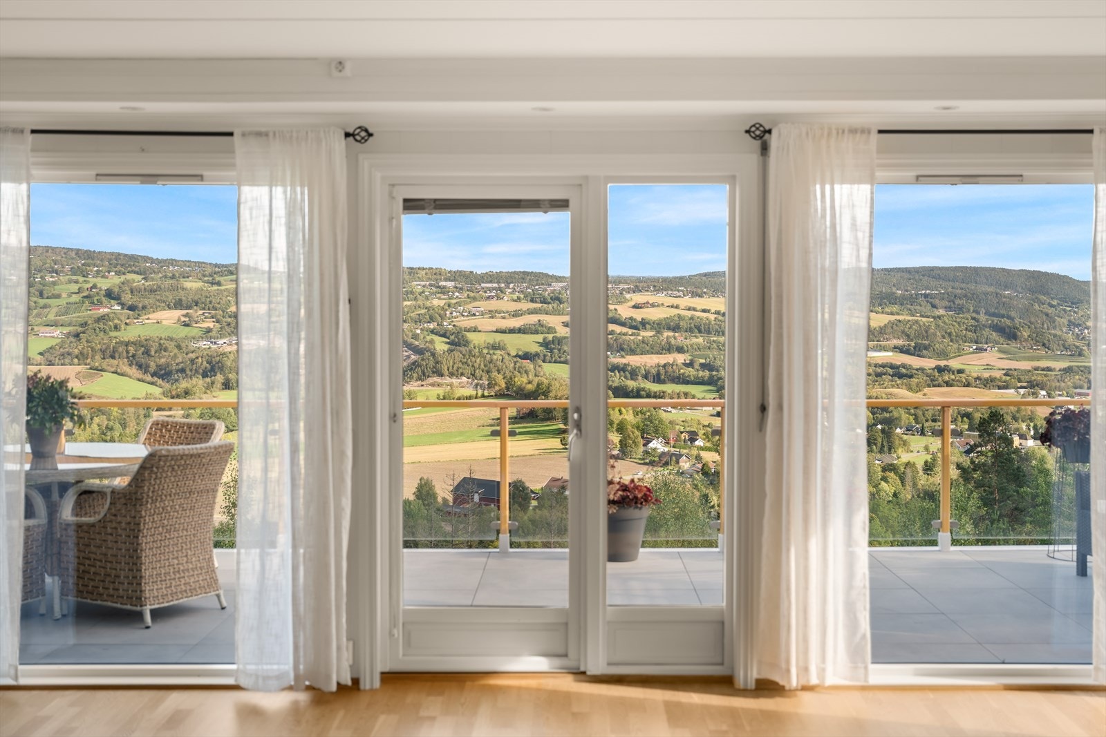 Flott utsikt fra stuen. Galleribilde