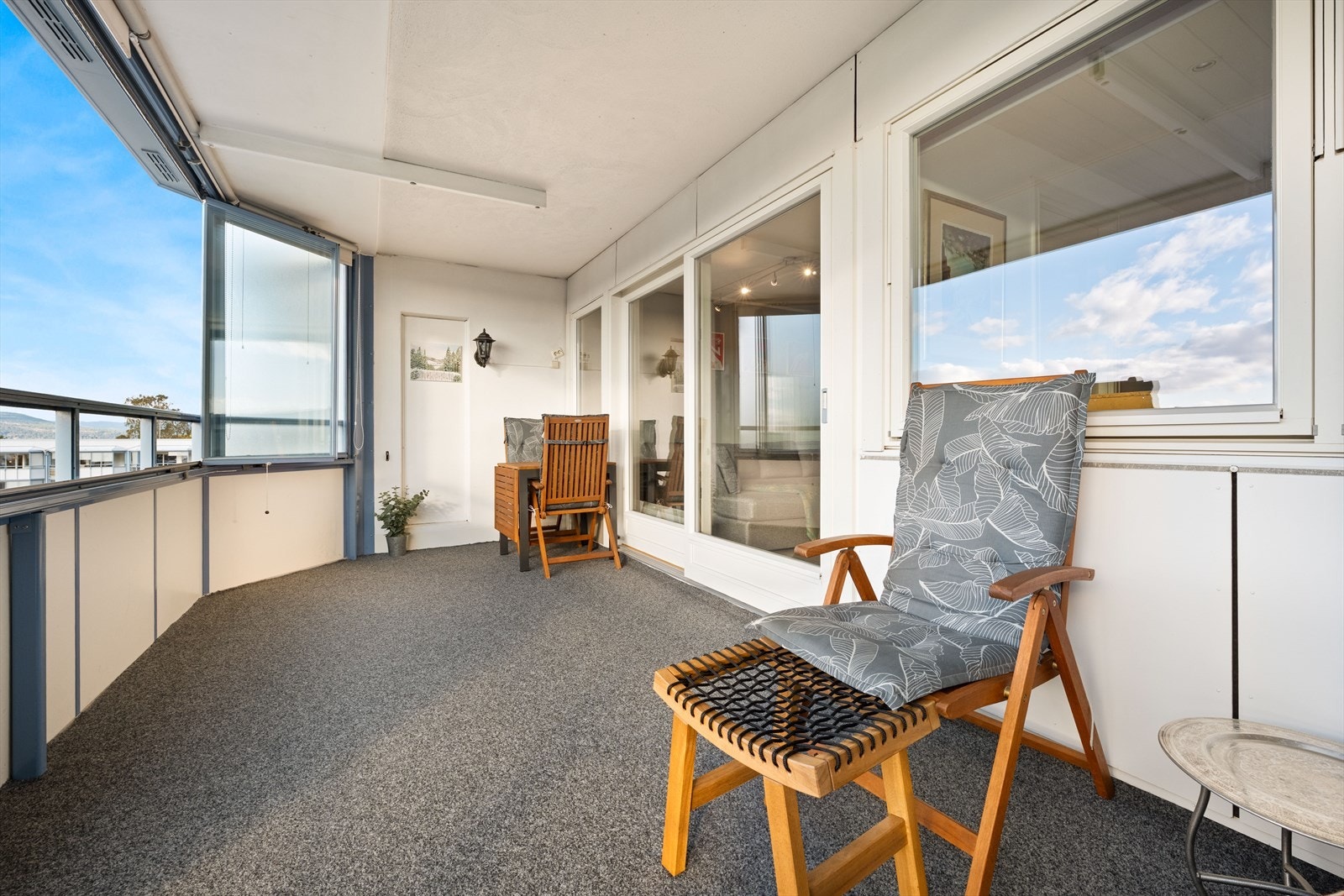 Vinduene kan fint dras til side for luft inn. Galleribilde