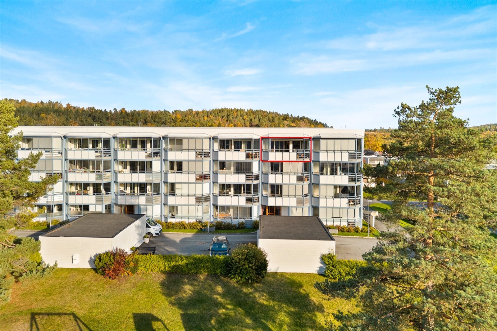 Rolige omgivelser uten trafikkstøy og skjermet fra gårdsplass. Galleribilde