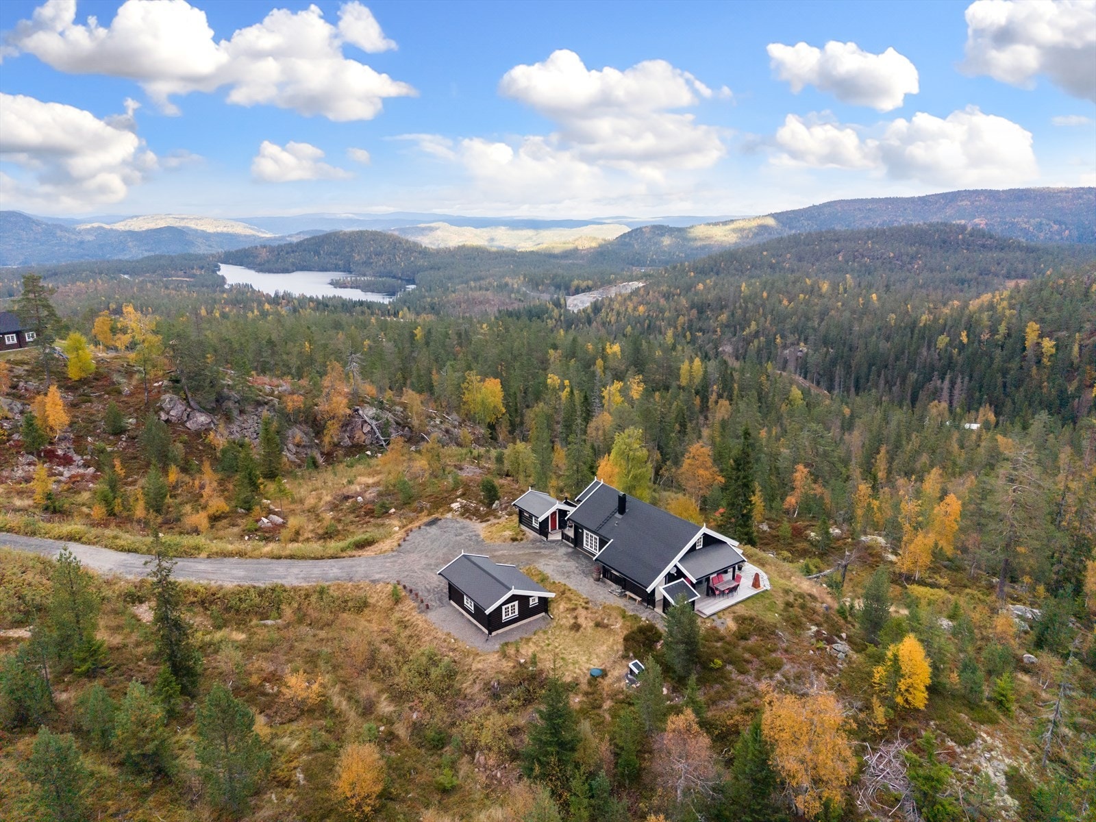 Blefjell ligger i en behagelig avstand fra flere byer - omtrent 1 time og 15 minutter til Drammen og 1 time og 45 minutter til Oslo. Galleribilde